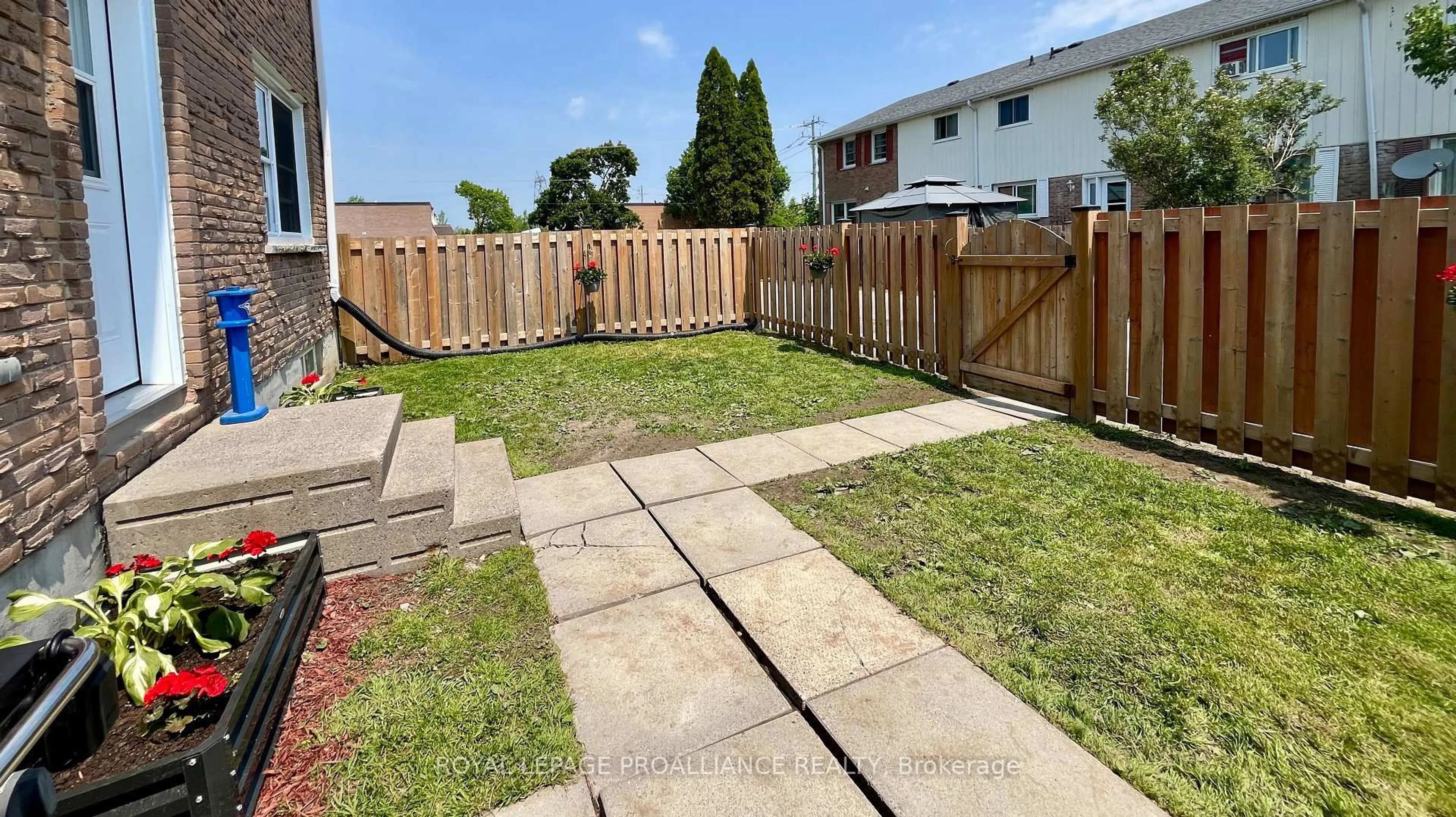 Patio, street for 15 Tracey Park Dr #12, Belleville Ontario K8P 4R4