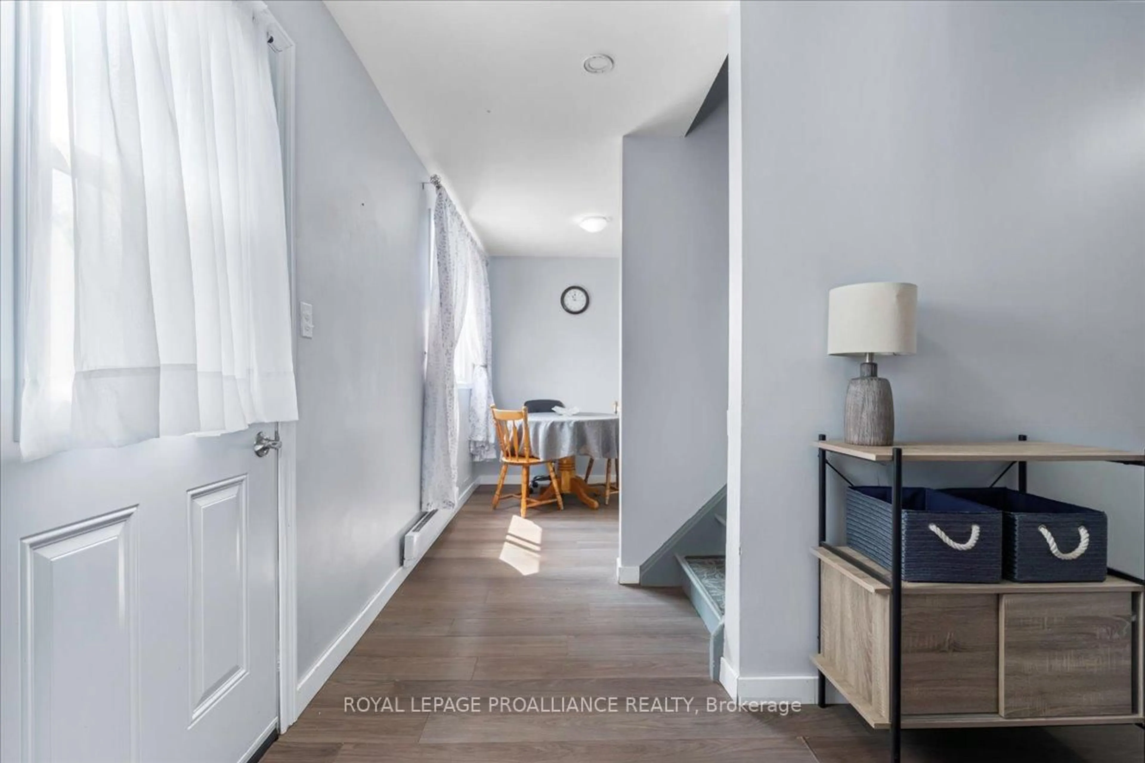 Indoor entryway for 15 Tracey Park Dr #12, Belleville Ontario K8P 4R4