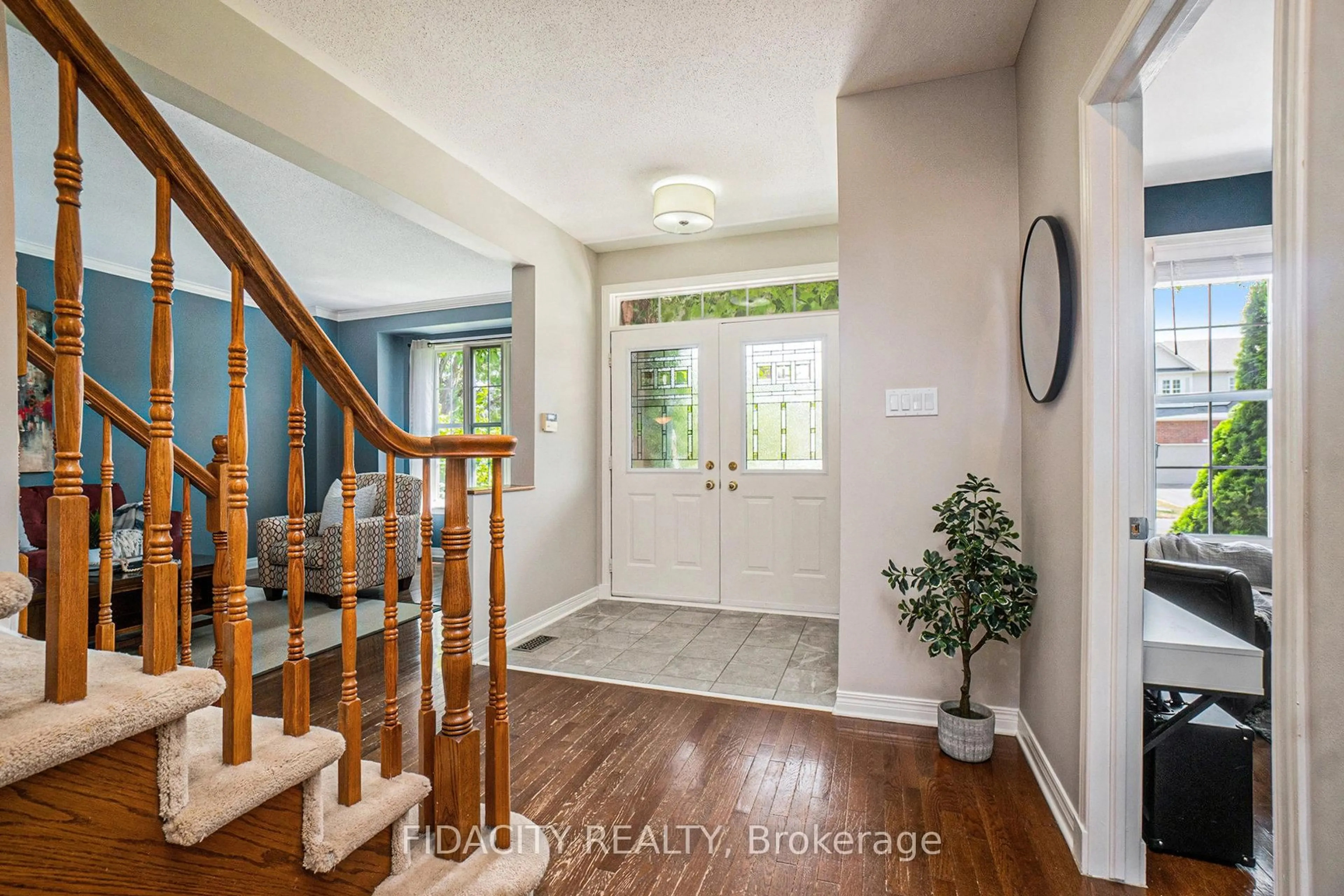 Indoor entryway for 14 Franklin Cathcart Cres, Stittsville Ontario K2S 2A7