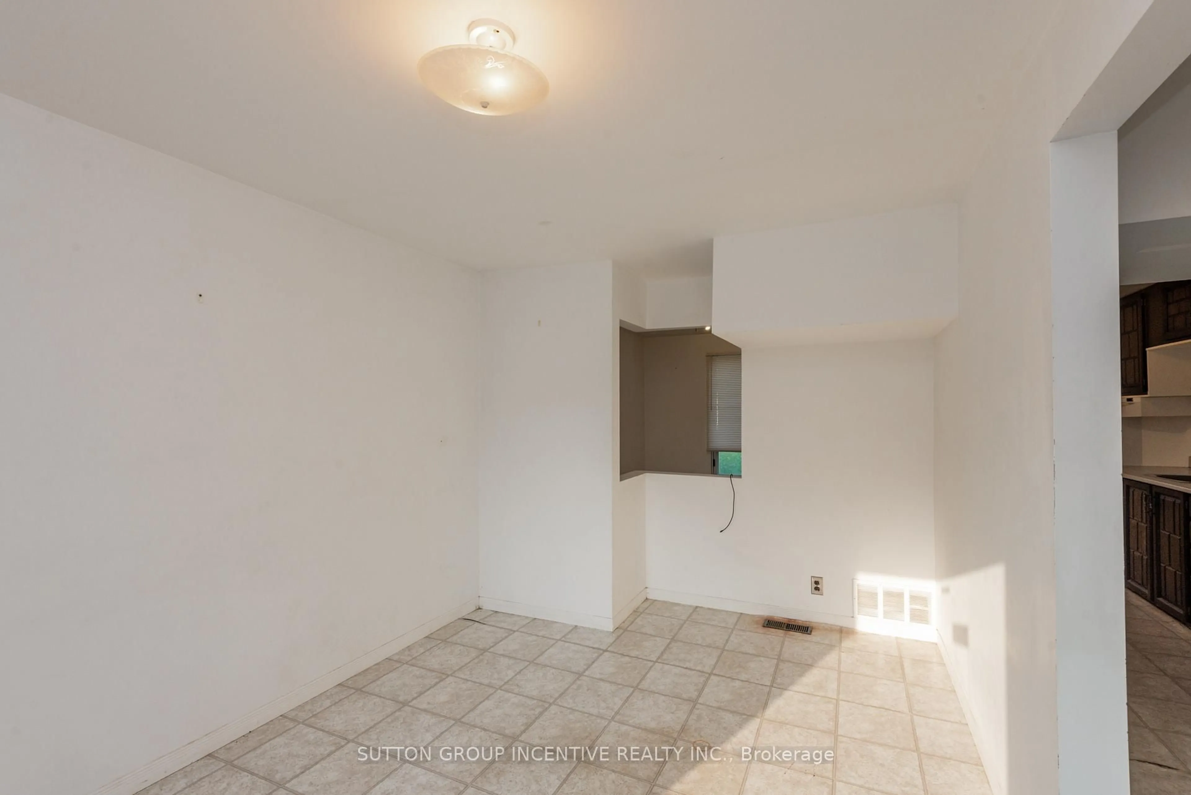 A pic of a room for 143 Sixth Ave, North Bay Ontario P1B 3P1