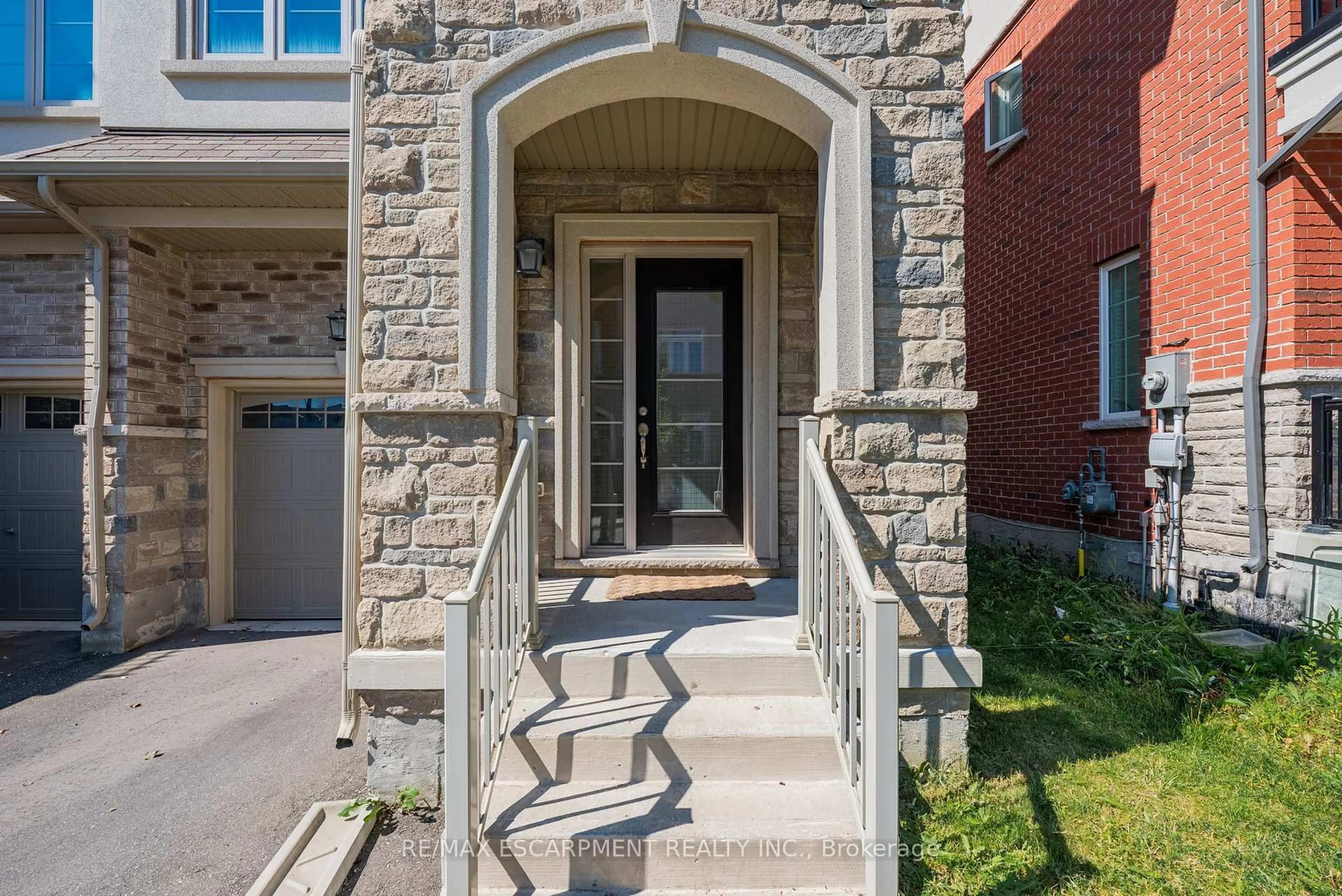 Home with brick exterior material, street for 108 Borers Creek Circ, Hamilton Ontario L8B 1W3