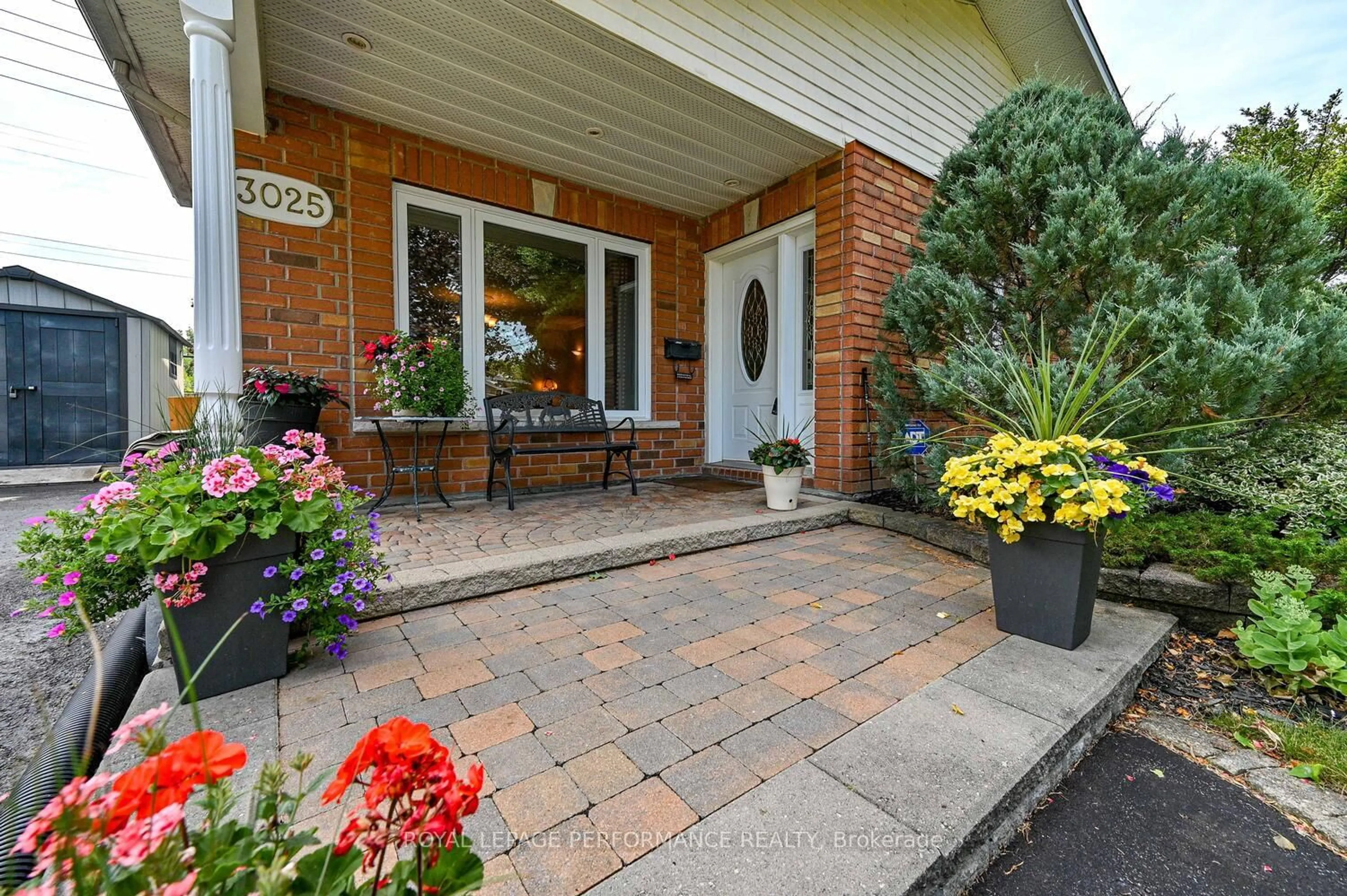 Patio, street for 3025 Linton Rd, Ottawa Ontario K1V 8H1