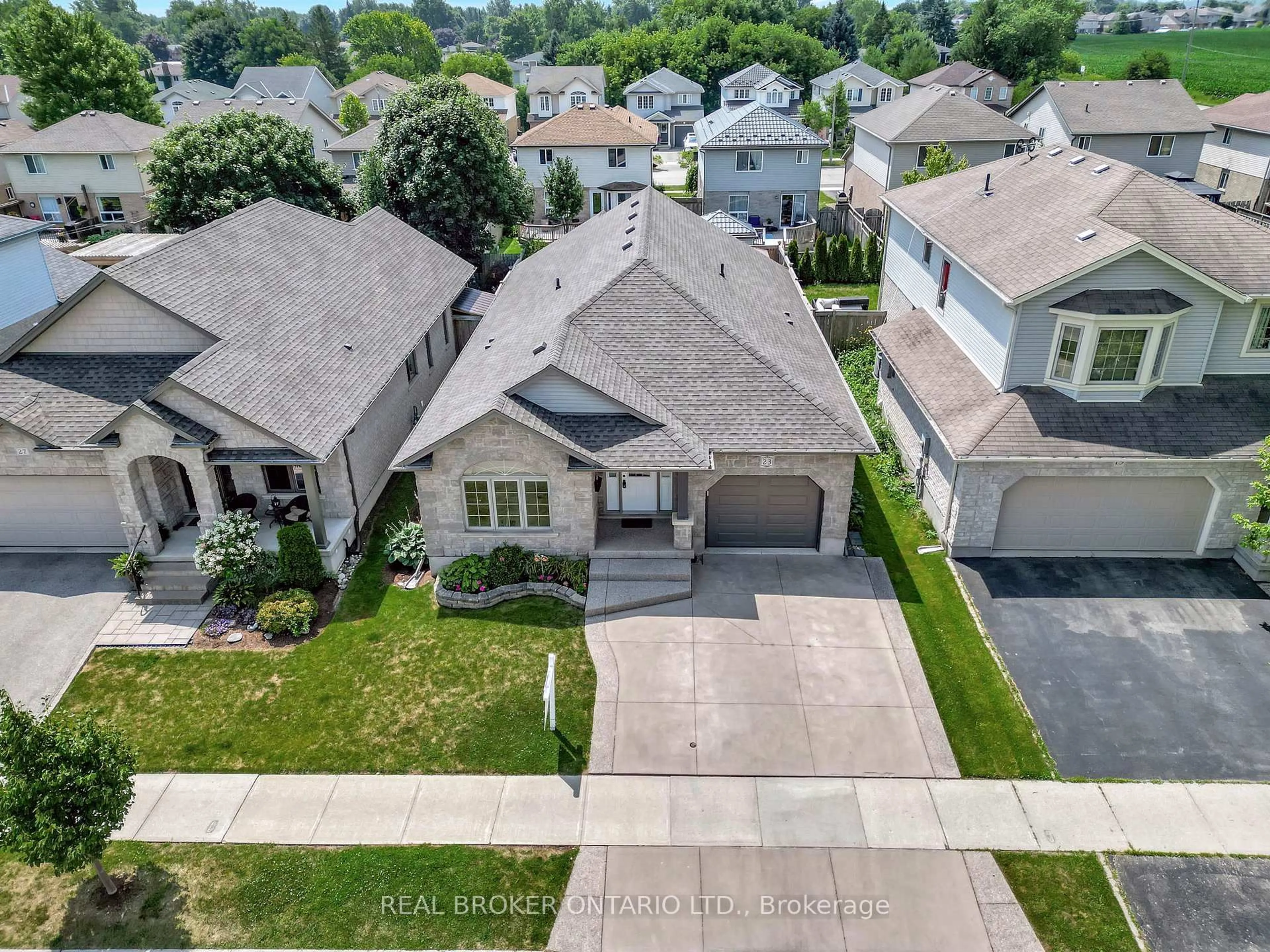 A pic from outside/outdoor area/front of a property/back of a property/a pic from drone, street for 23 Oakcliffe St, Woolwich Ontario N3B 3P4