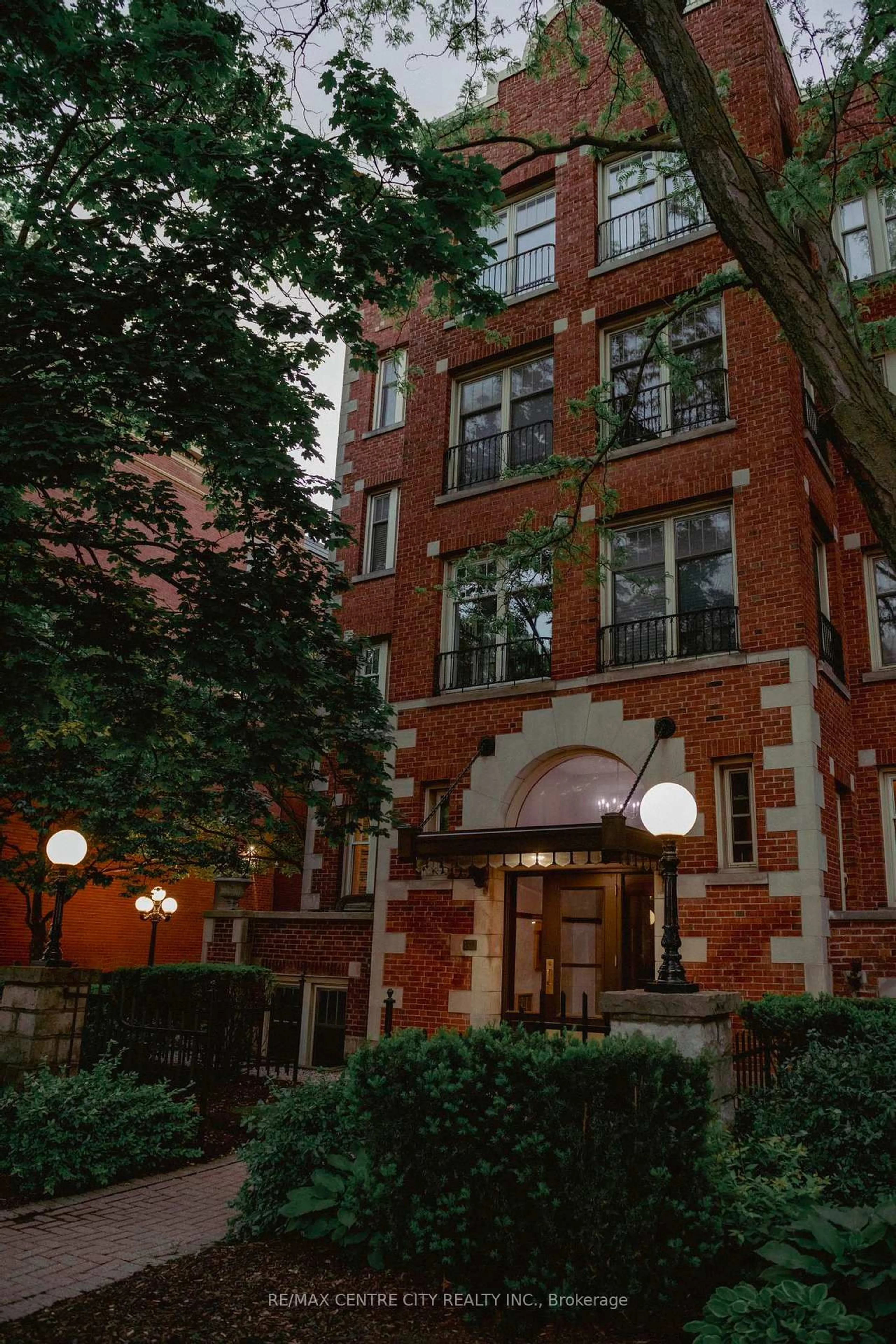 Home with brick exterior material, building for 280 Queens Ave #401, London East Ontario N6B 1X3