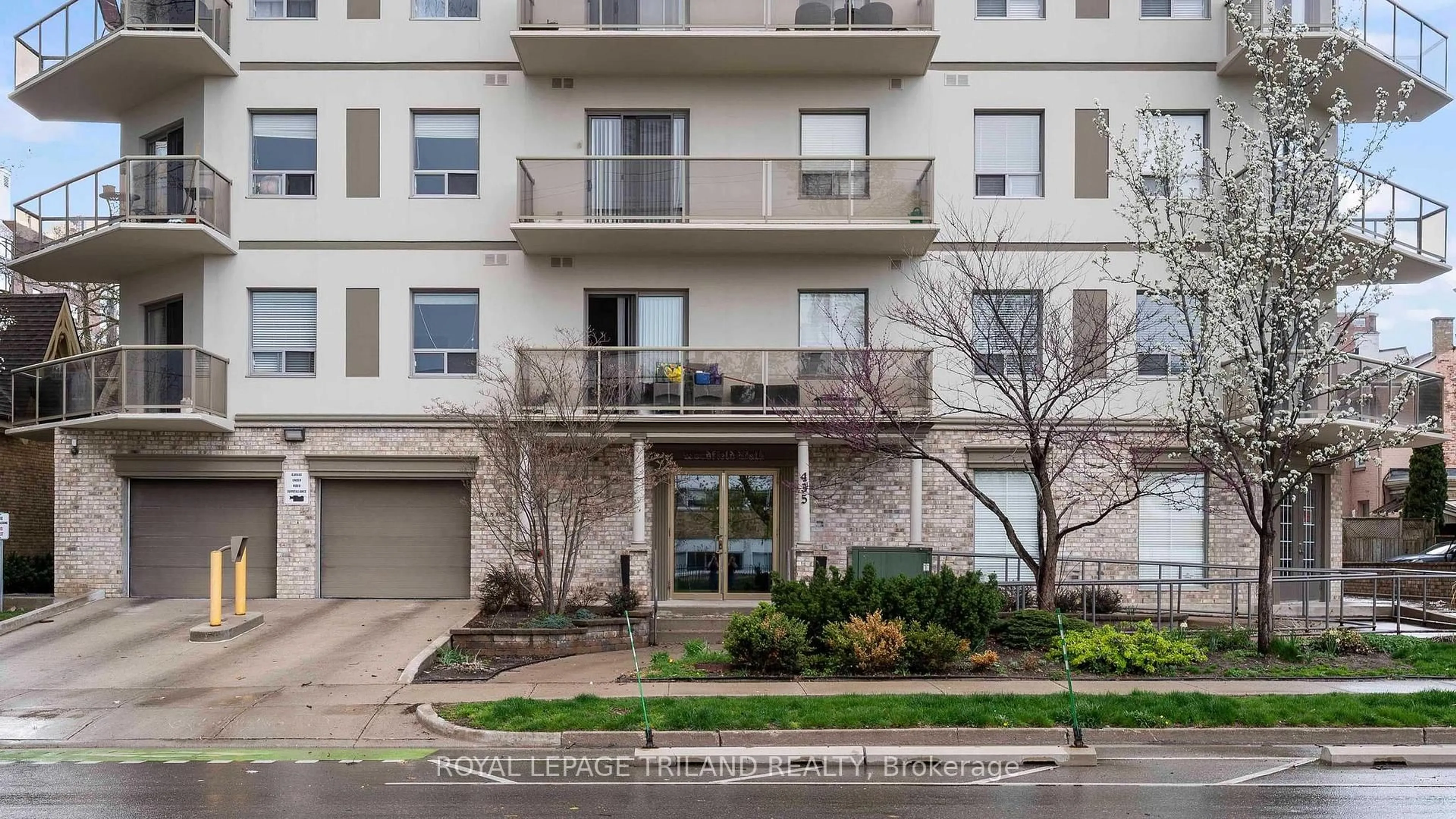 Unknown for 435 COLBORNE St #203, London East Ontario N6B 2T2