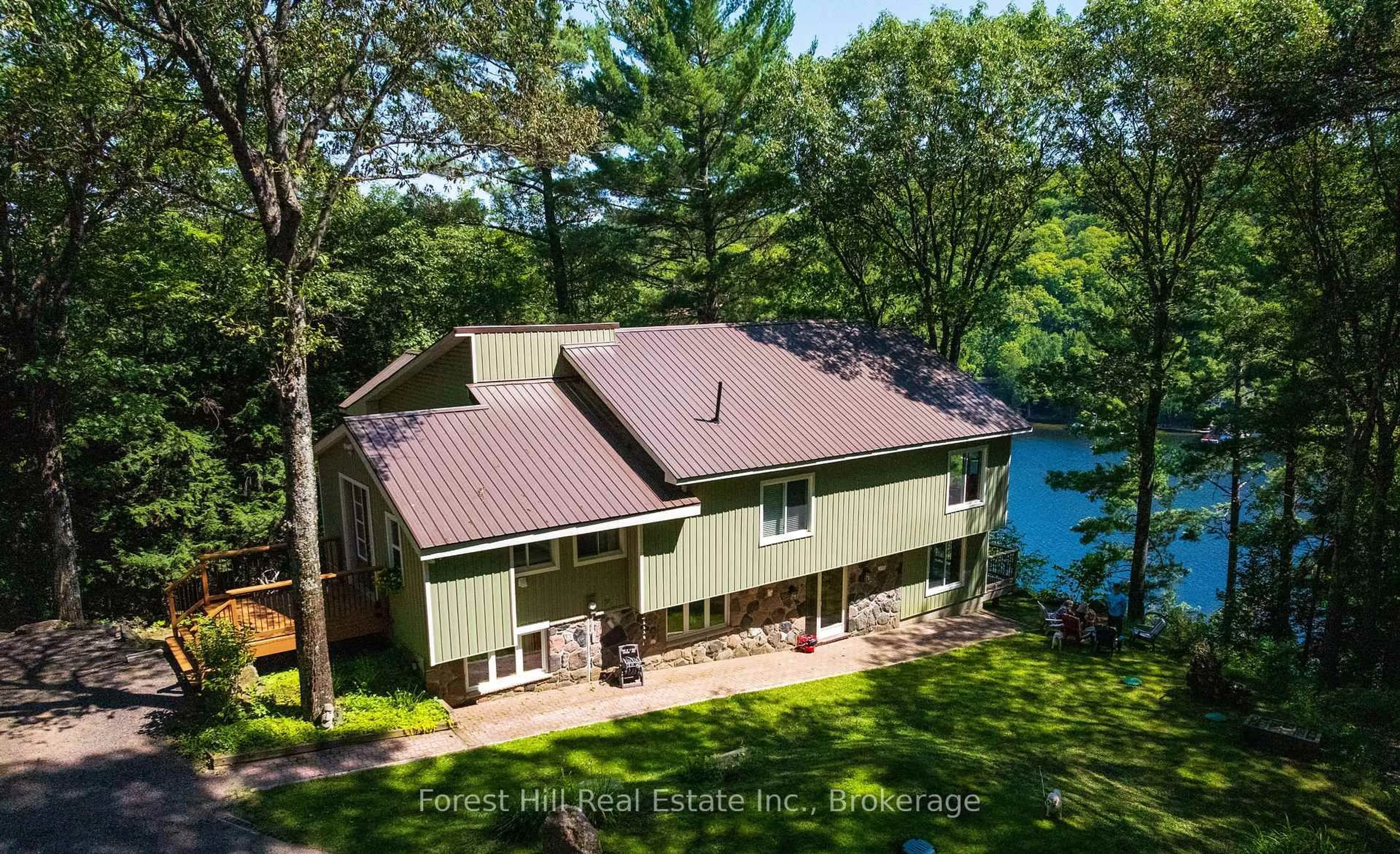 A pic from outside/outdoor area/front of a property/back of a property/a pic from drone, water/lake/river/ocean view for 1289 Delbrooke Rd, Lake of Bays Ontario P0A 1H0