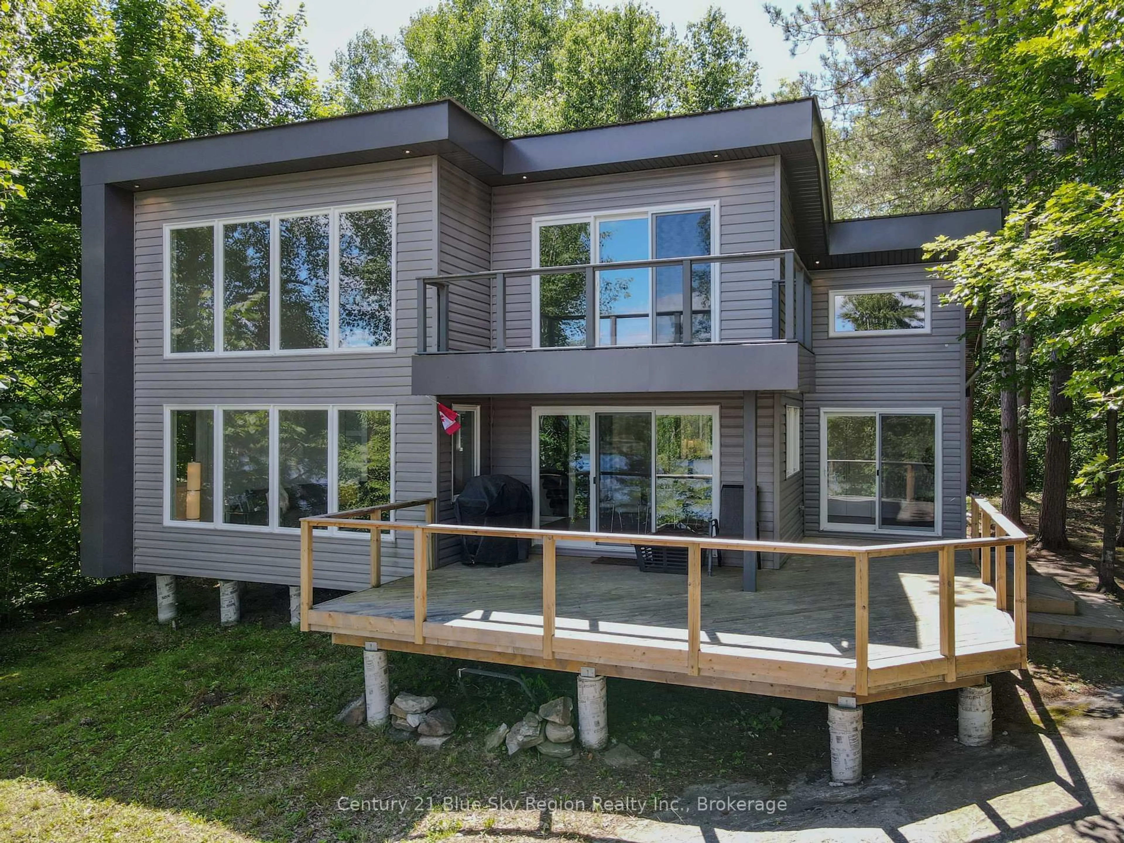 Home with vinyl exterior material, water/lake/river/ocean view for 21 Jack's Lake, Parry Sound Remote Area Ontario P0H 1N0