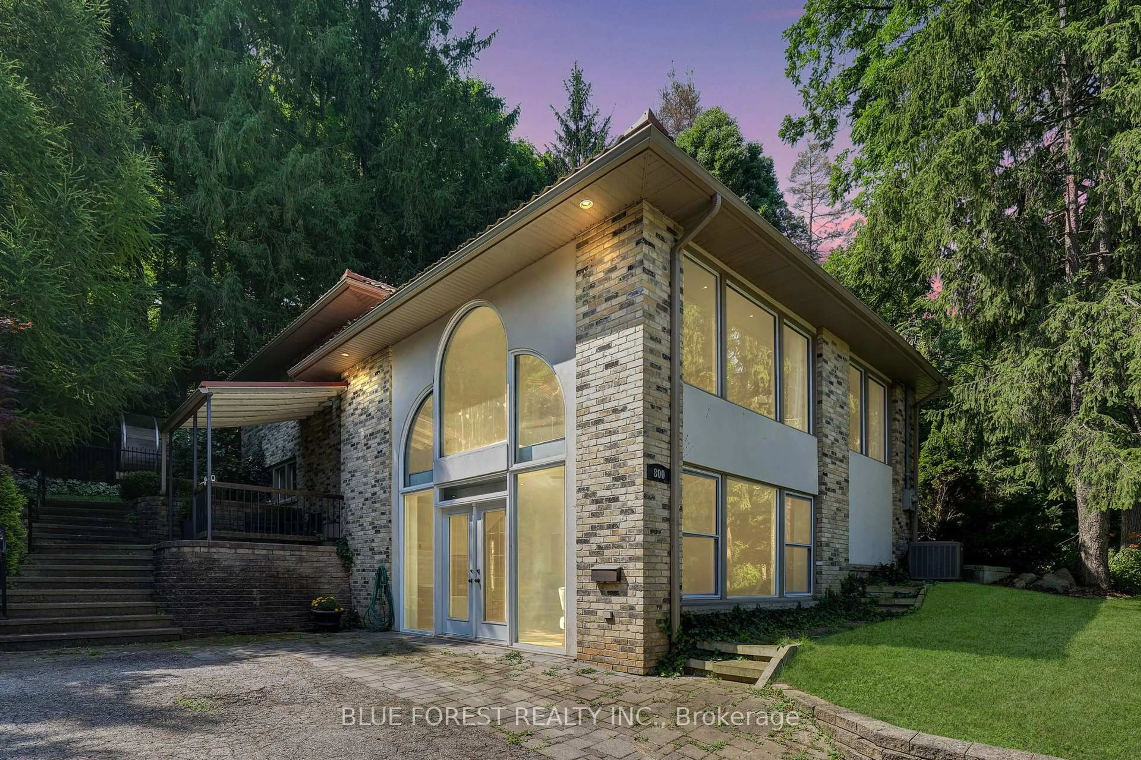 Home with brick exterior material, unknown for 800 SPRINGBANK Dr, London South Ontario N6K 1A4