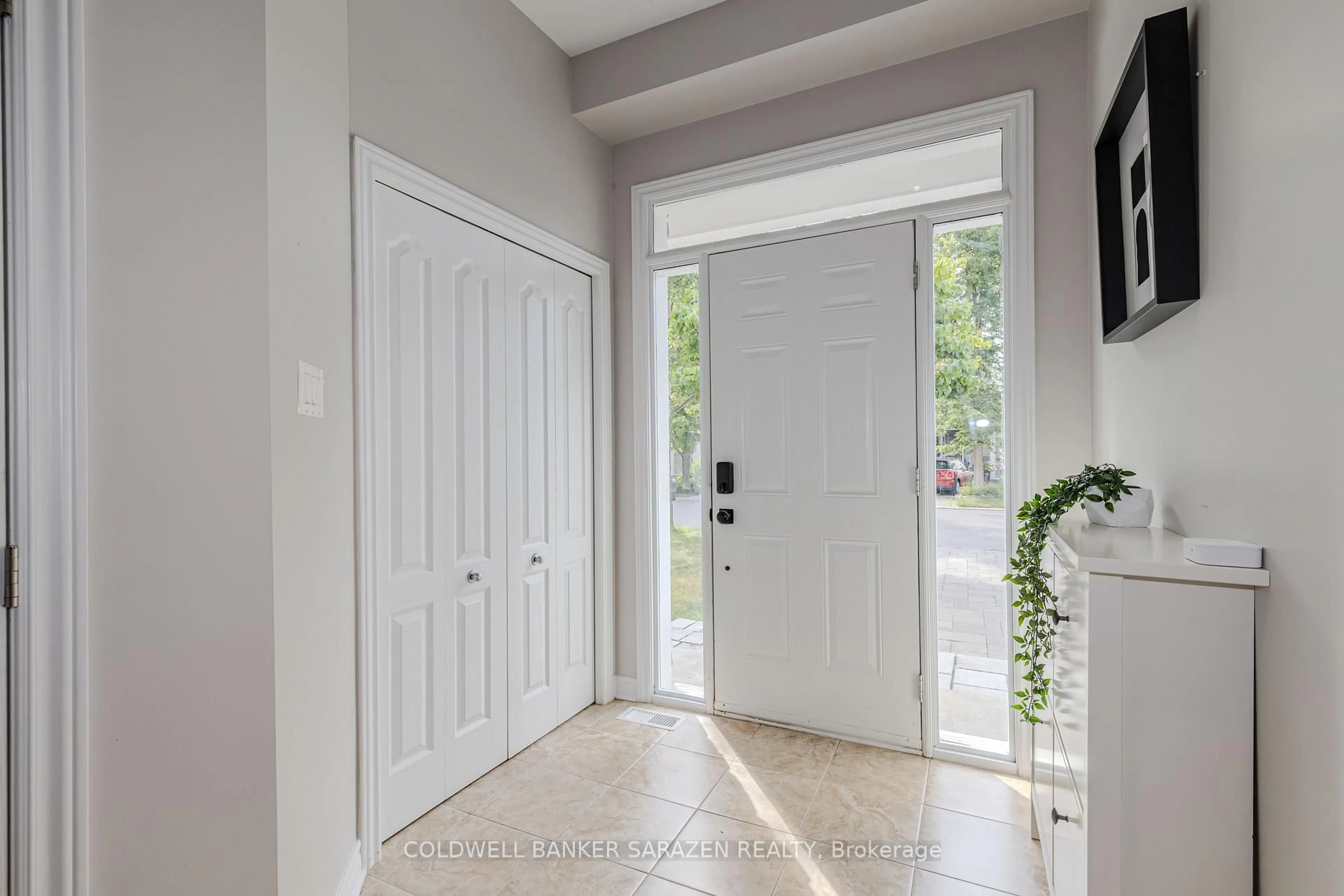 Indoor entryway for 269 Mojave Cres, Ottawa Ontario K2S 0H7
