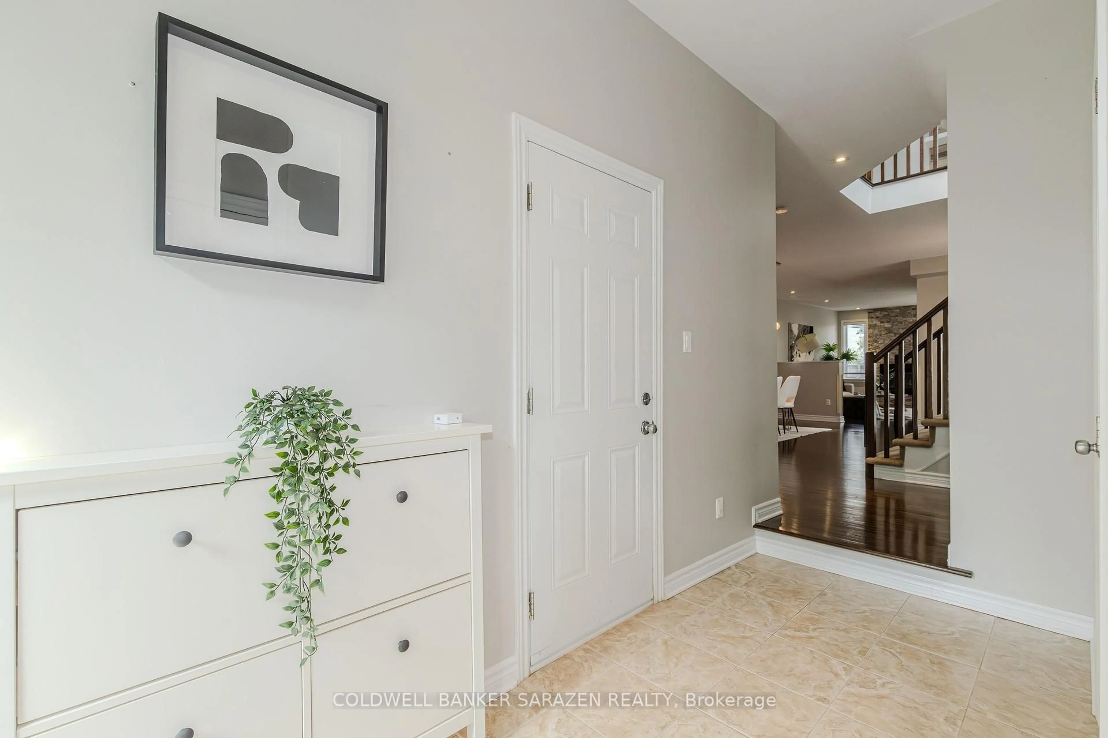 Indoor entryway for 269 Mojave Cres, Ottawa Ontario K2S 0H7