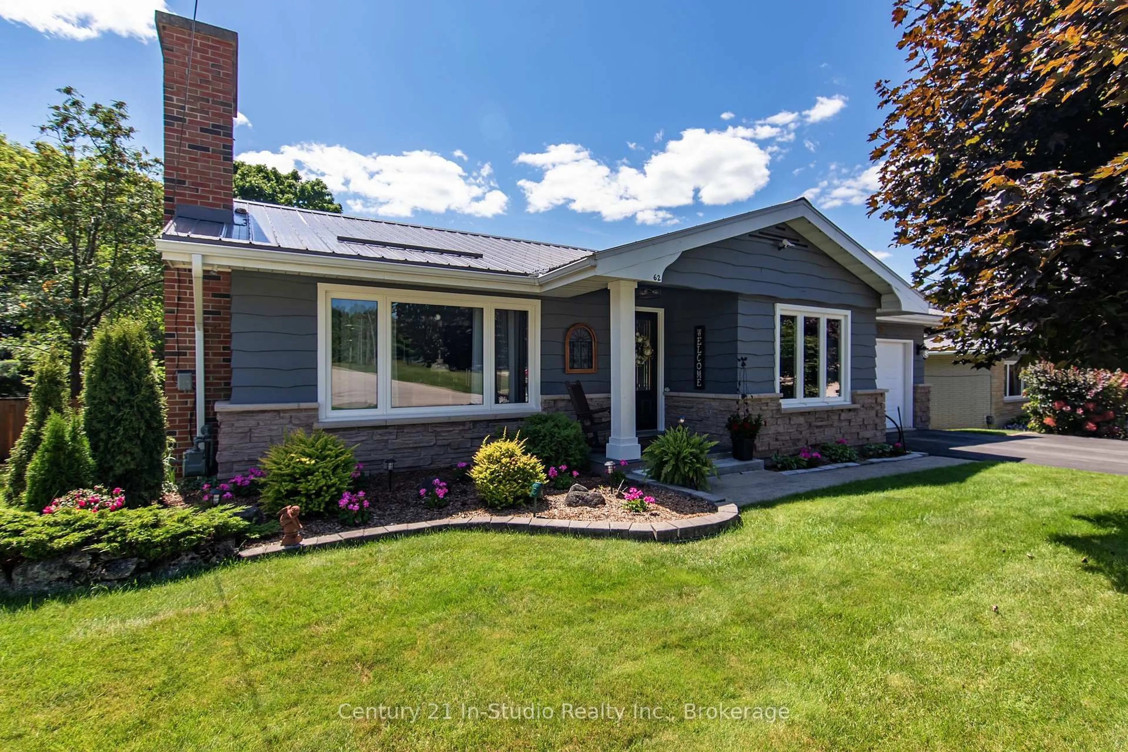 Home with vinyl exterior material, street for 62 Edith Ave, Grey Highlands Ontario N0C 1H0