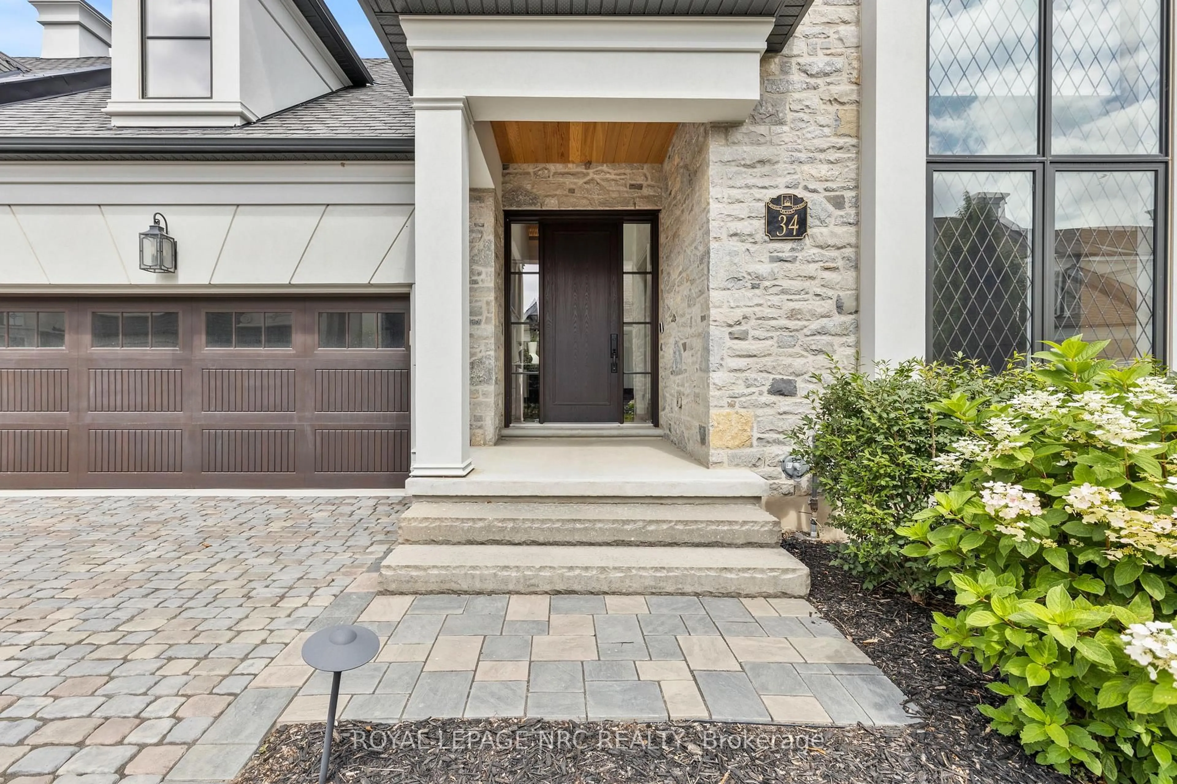 Unknown for 34 Albion Way, Niagara-on-the-Lake Ontario L0S 1J0