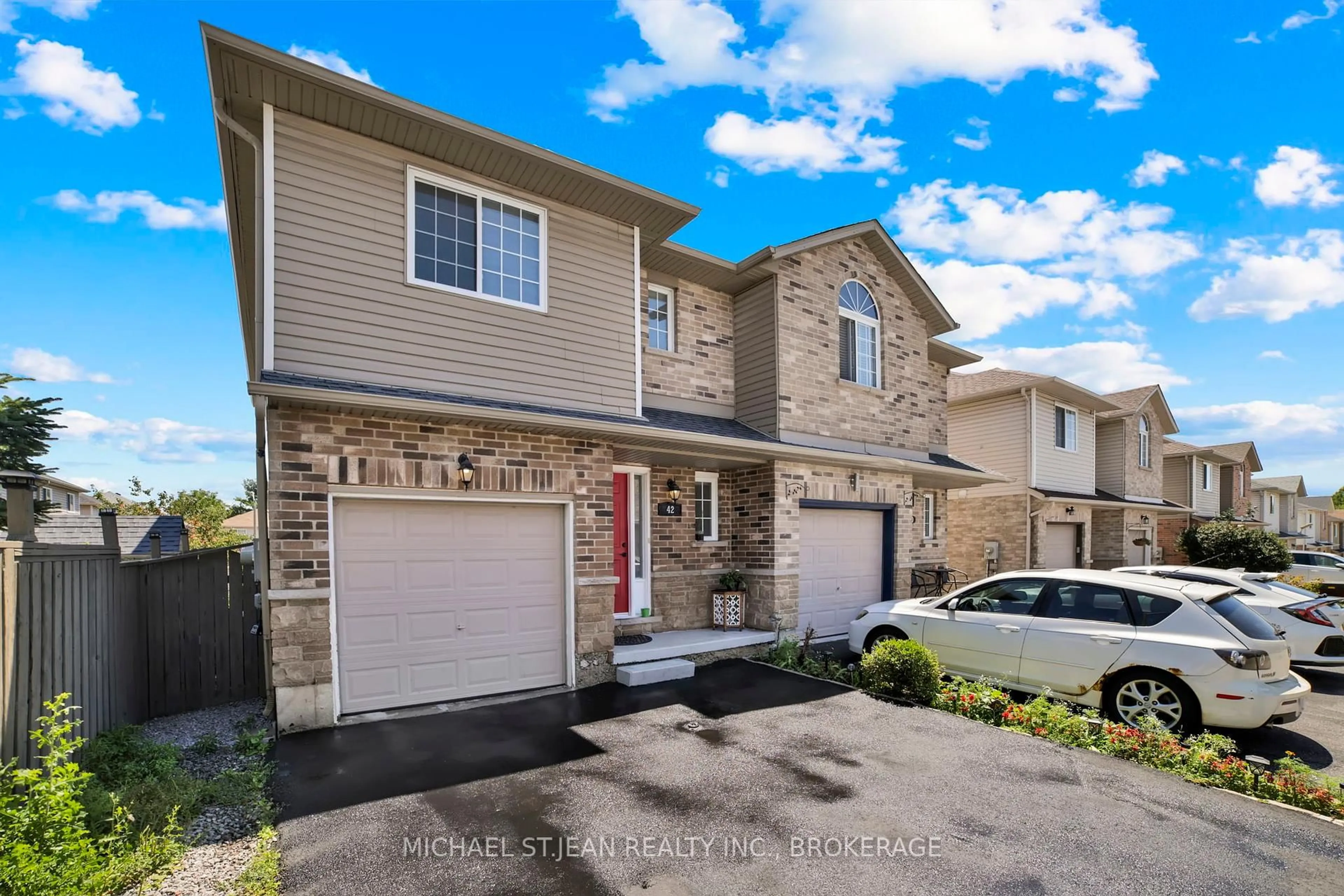 Unknown for 42 Vennio Lane, Hamilton Ontario L9B 2Y6