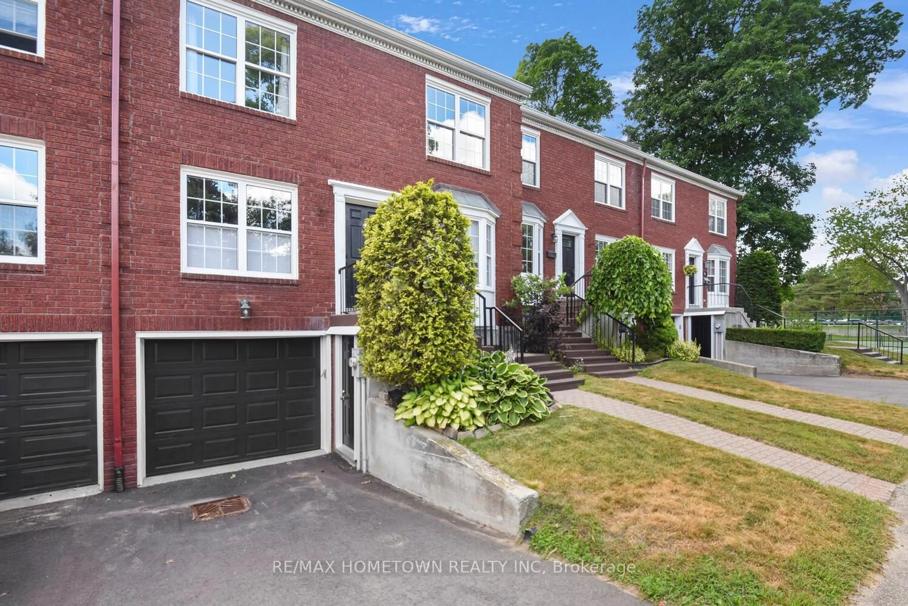 Home with brick exterior material, street for 33 Country Club Pl, Brockville Ontario K6V 6T6