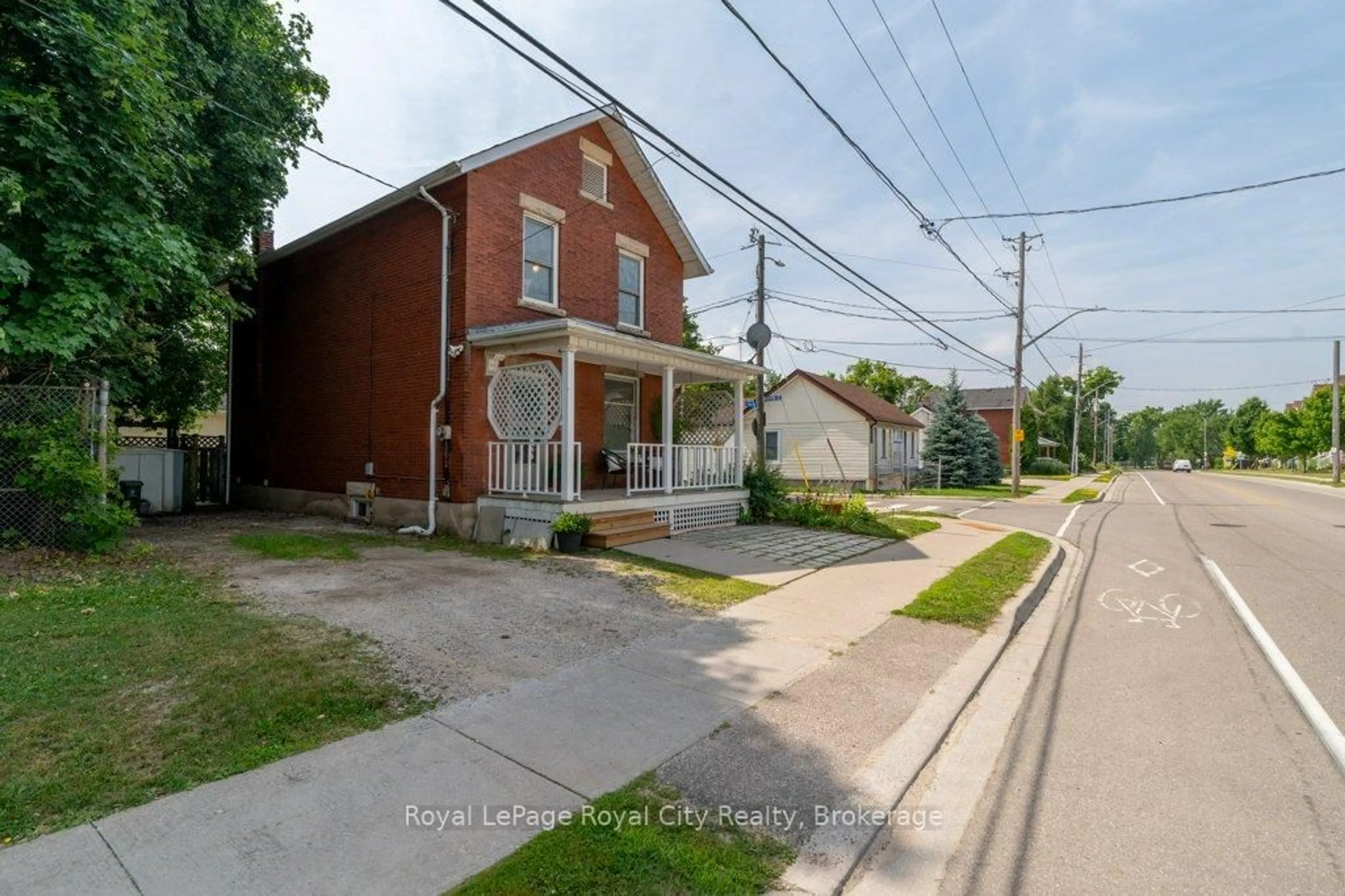 A pic from outside/outdoor area/front of a property/back of a property/a pic from drone, street for 159 York Rd, Guelph Ontario N1E 3G1