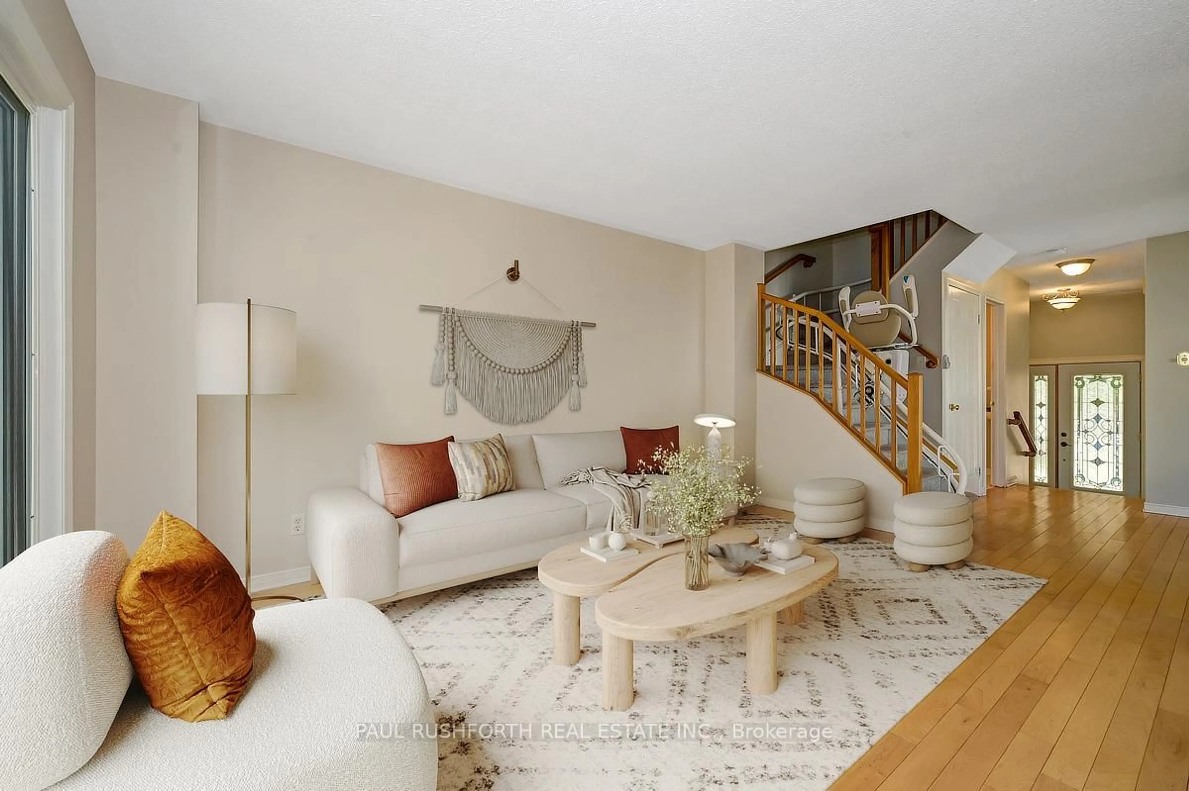 Living room with furniture, unknown for 98 Piper Cres, Ottawa Ontario K2K 2S9