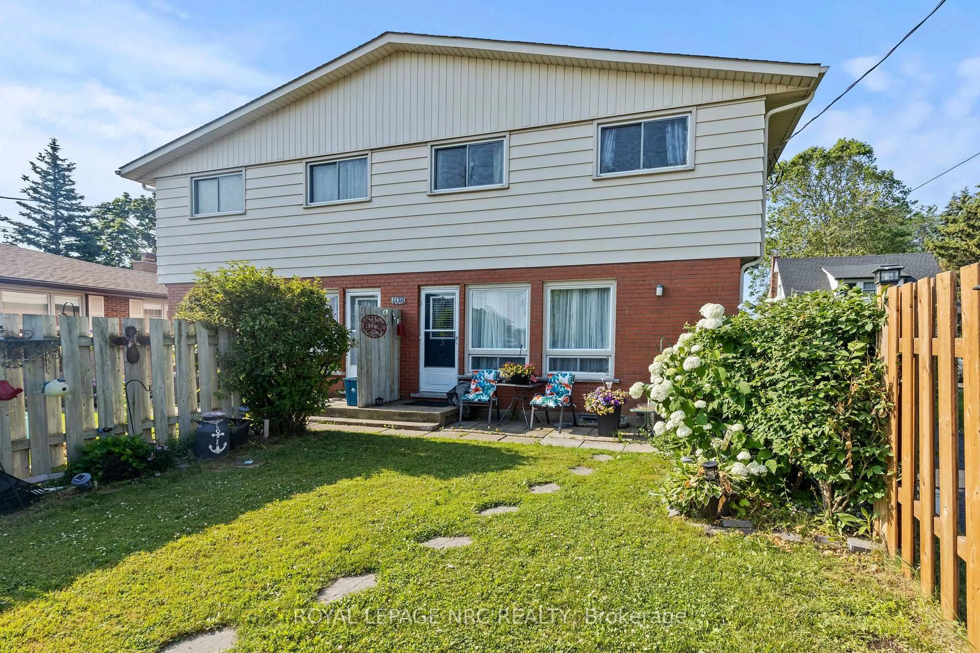 Patio, street for 108 Scott St, St. Catharines Ontario L2N 1G9