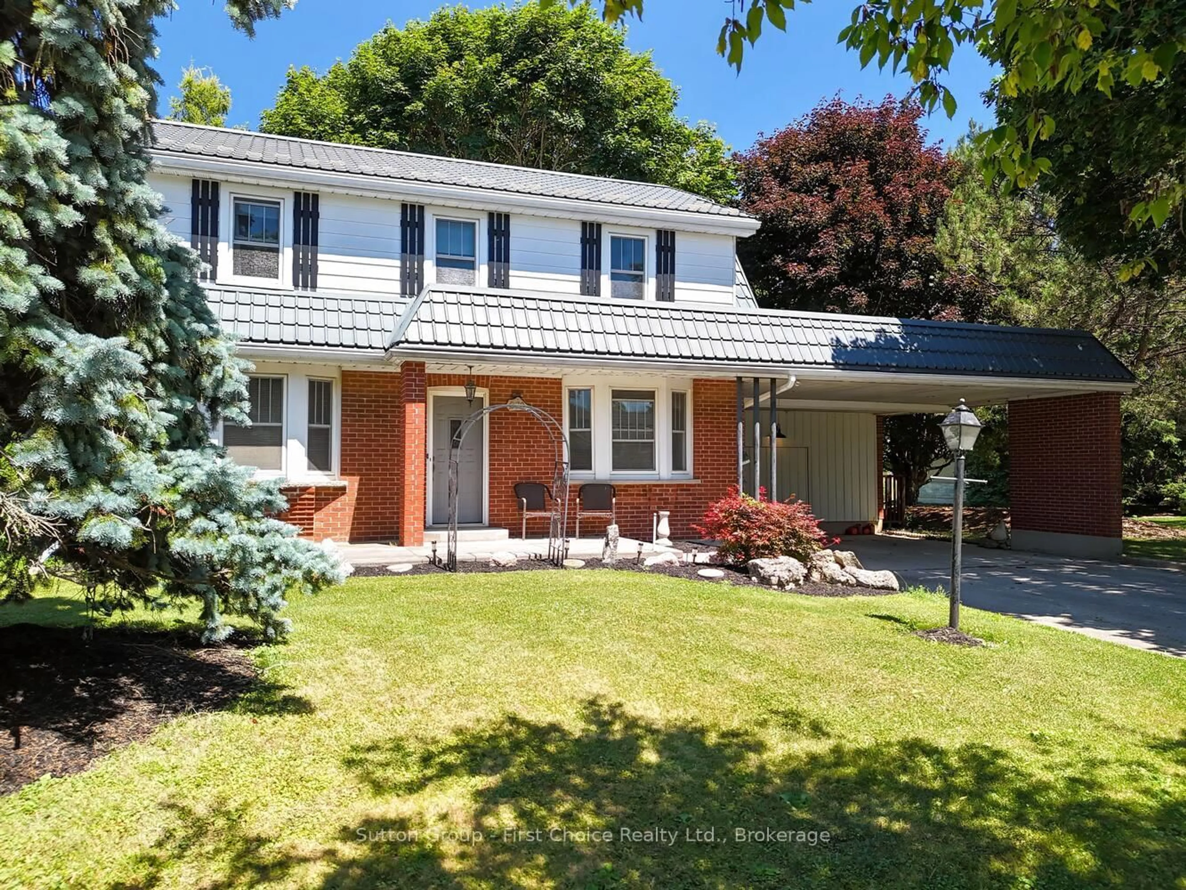 Home with brick exterior material, street for 270 Devon St, Stratford Ontario N5A 2Z9