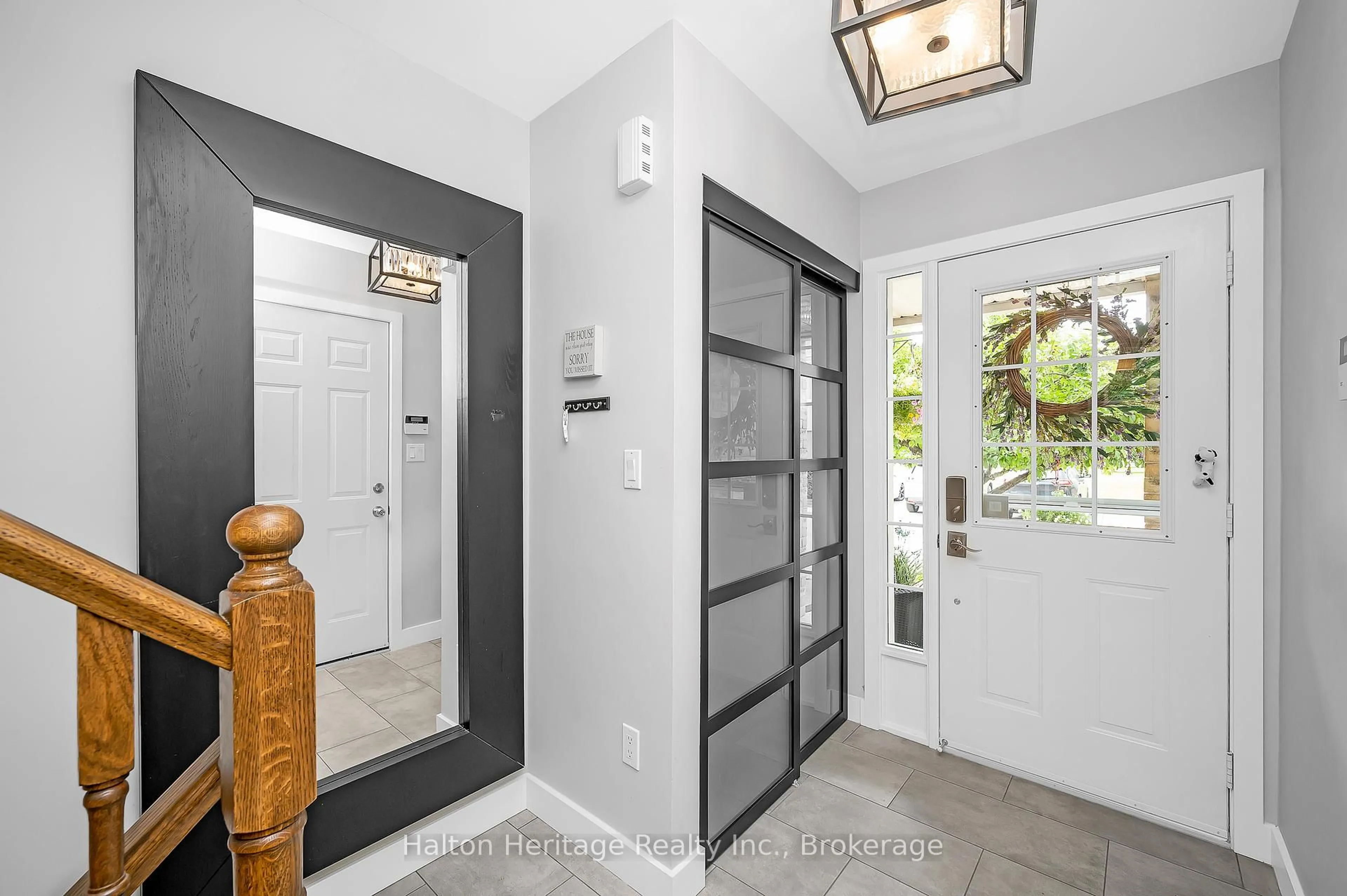 Indoor entryway for 485 Green Rd #67, Hamilton Ontario L8G 2Z9