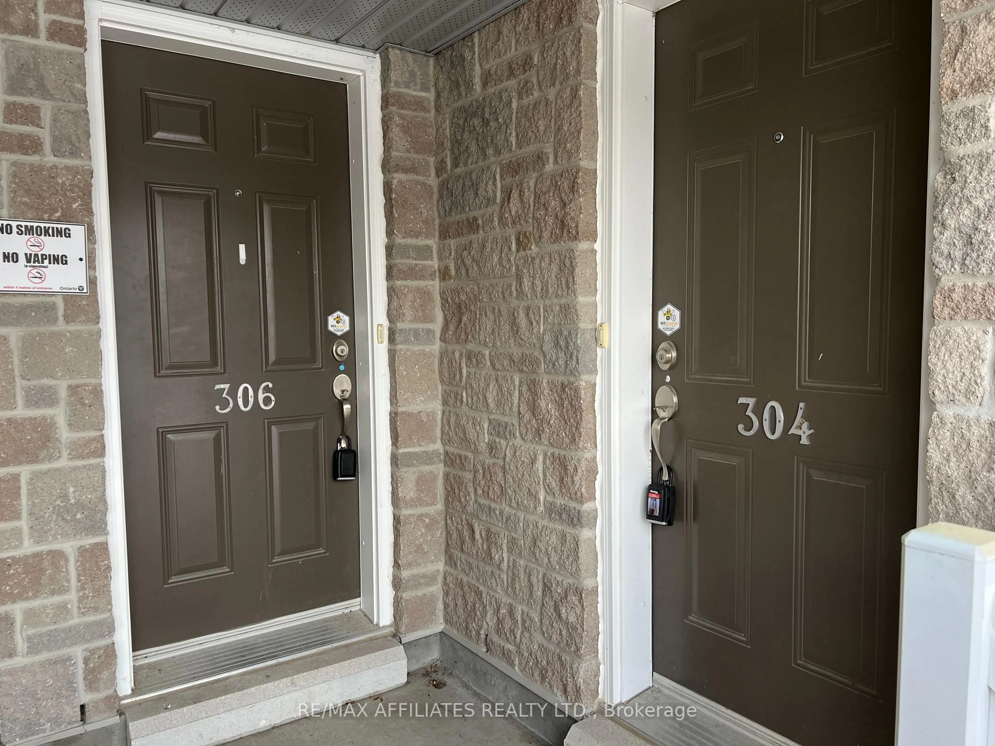 Indoor entryway for 304 Fir Lane, North Grenville Ontario K0G 1J0