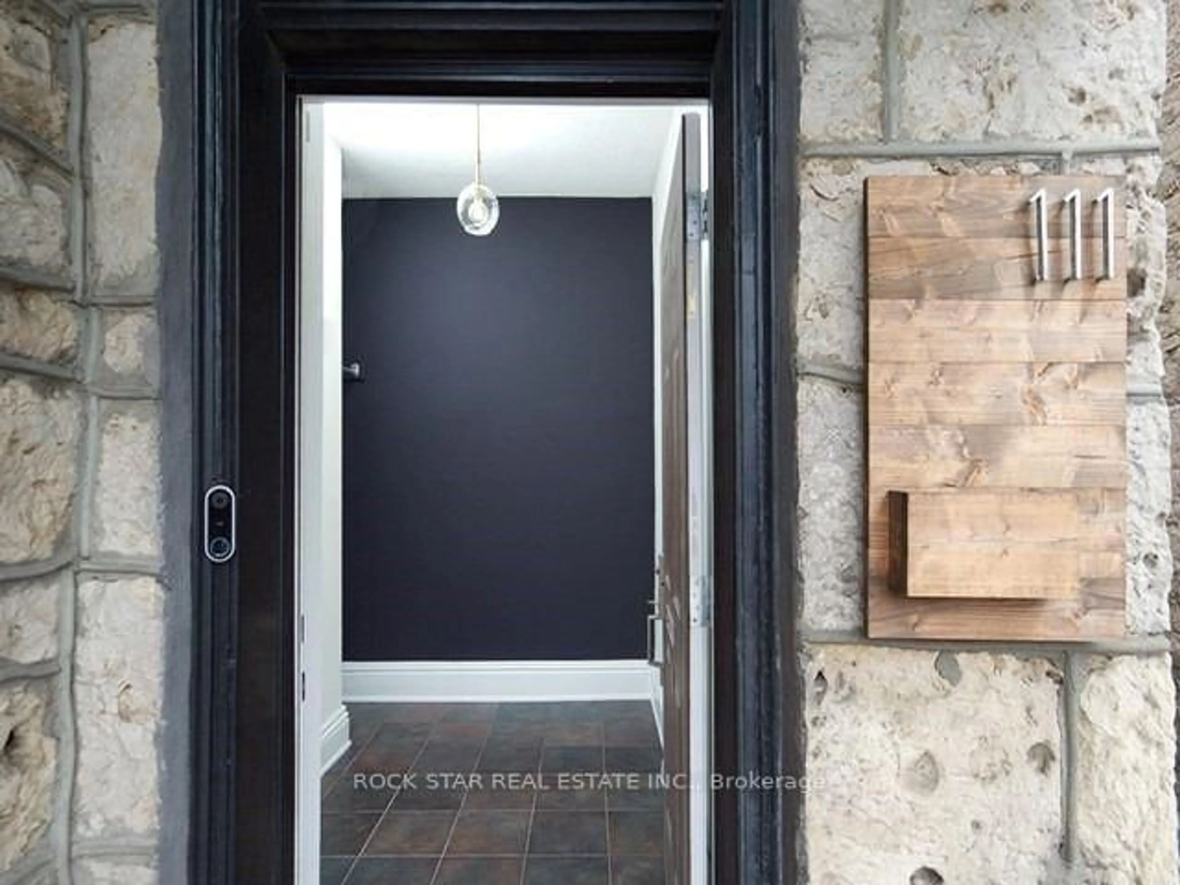Indoor entryway for 111 Ainslie St, Cambridge Ontario N1R 3P2