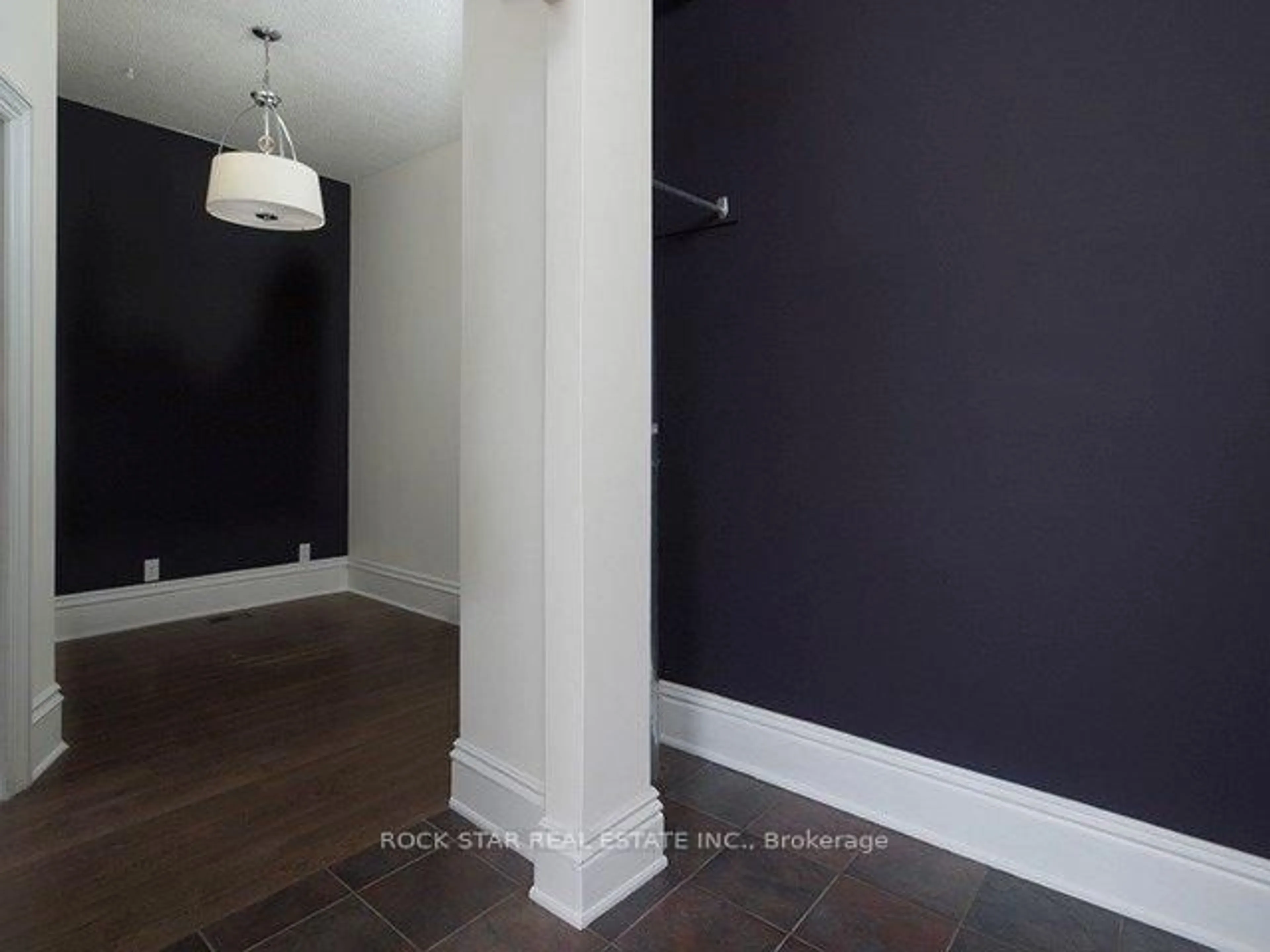 Indoor entryway for 111 Ainslie St, Cambridge Ontario N1R 3P2