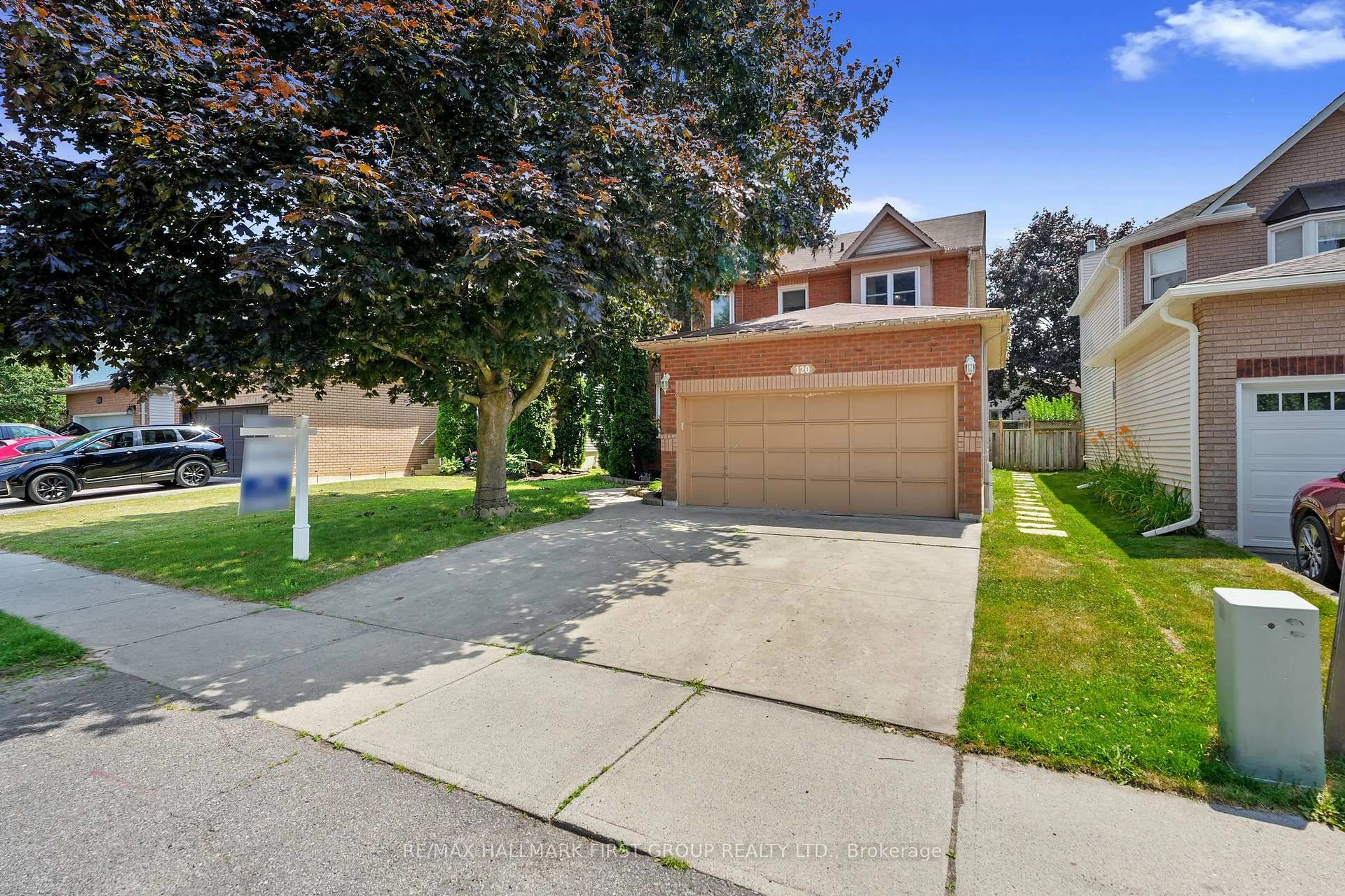 A pic from outside/outdoor area/front of a property/back of a property/a pic from drone, street for 120 Sutherland Cres, Cobourg Ontario K9A 5L1