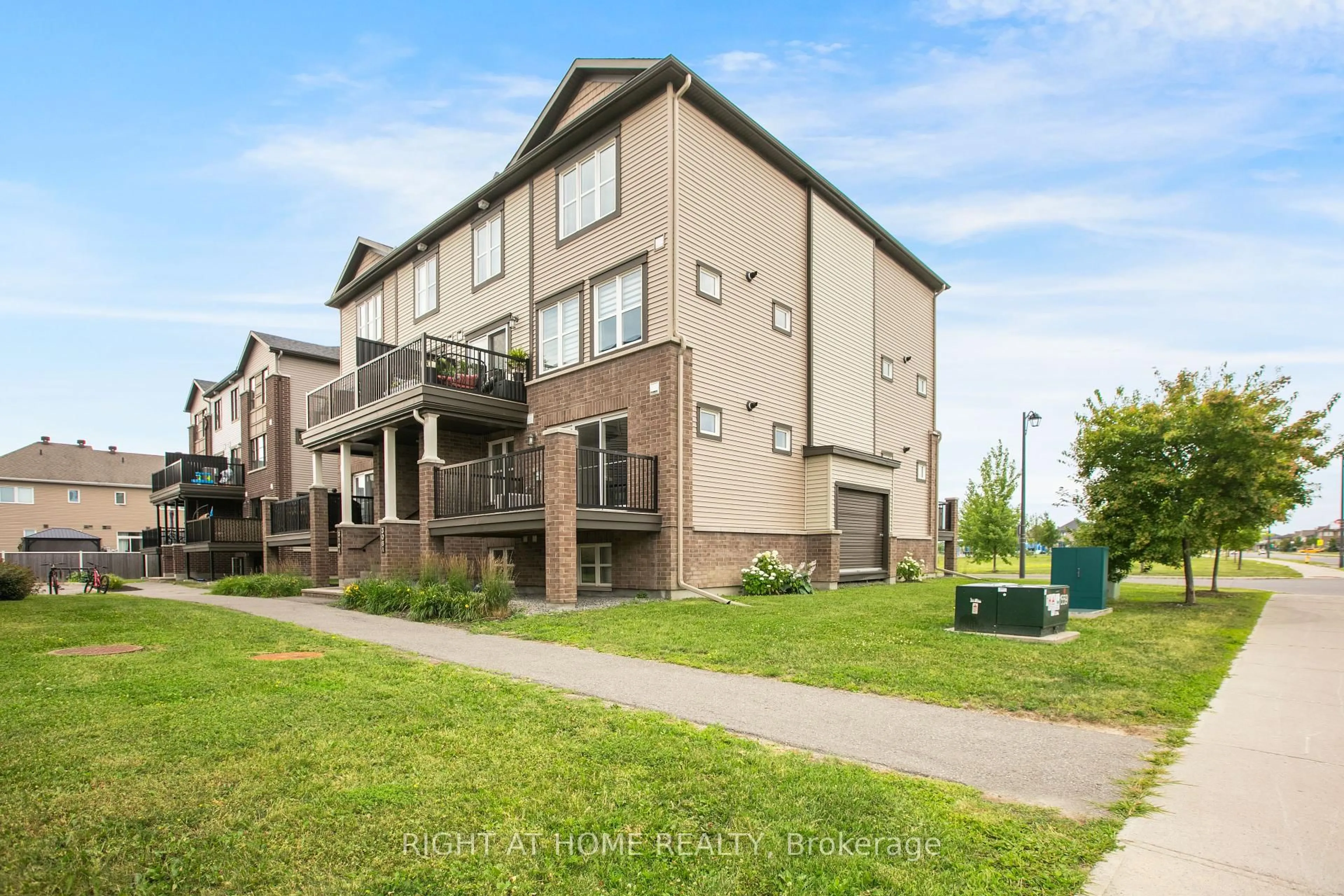 Unknown for 308 Des Tilleuls Private #A, Ottawa Ontario K4A 1B7