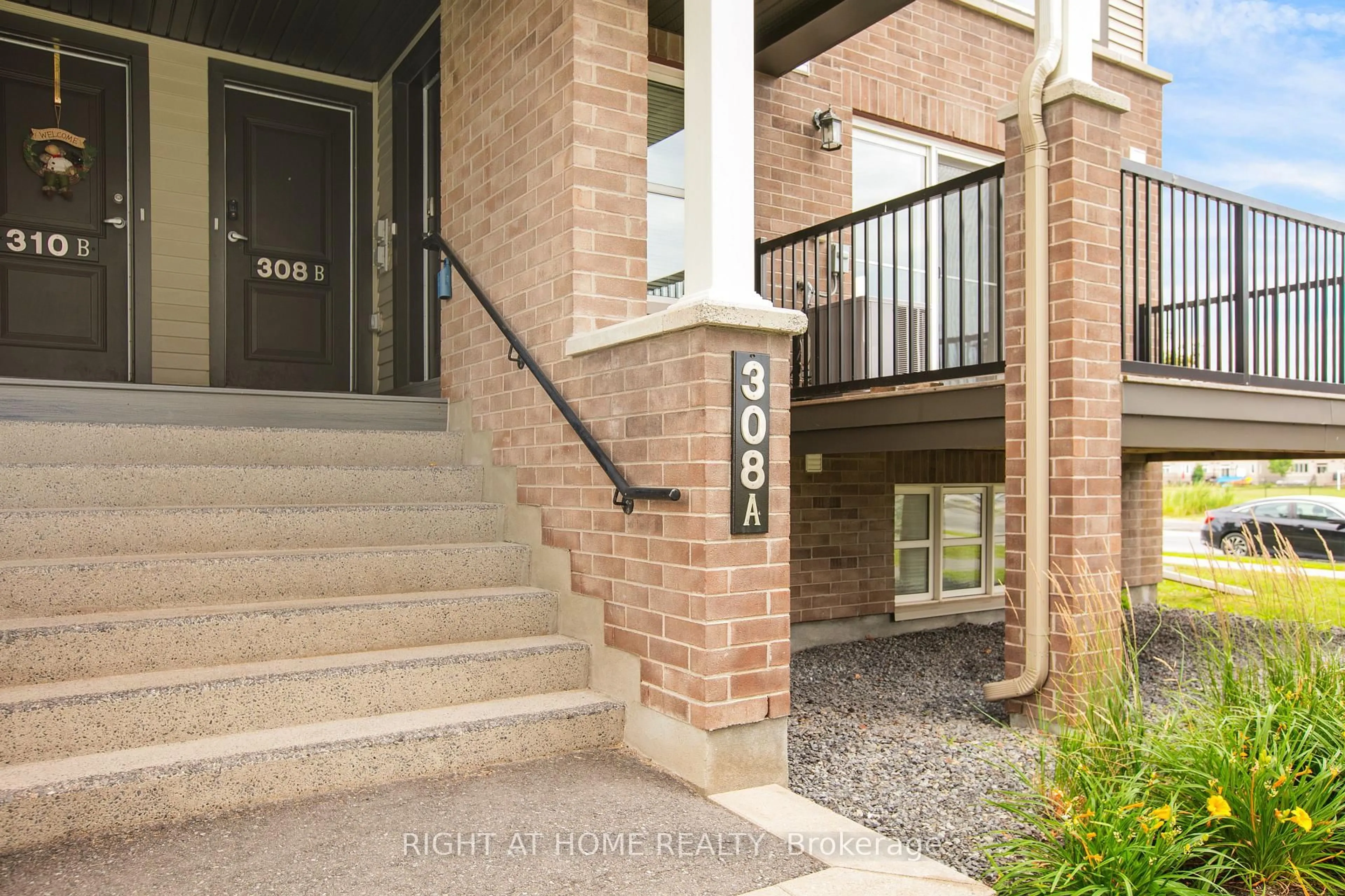 Unknown for 308 Des Tilleuls Private #A, Ottawa Ontario K4A 1B7