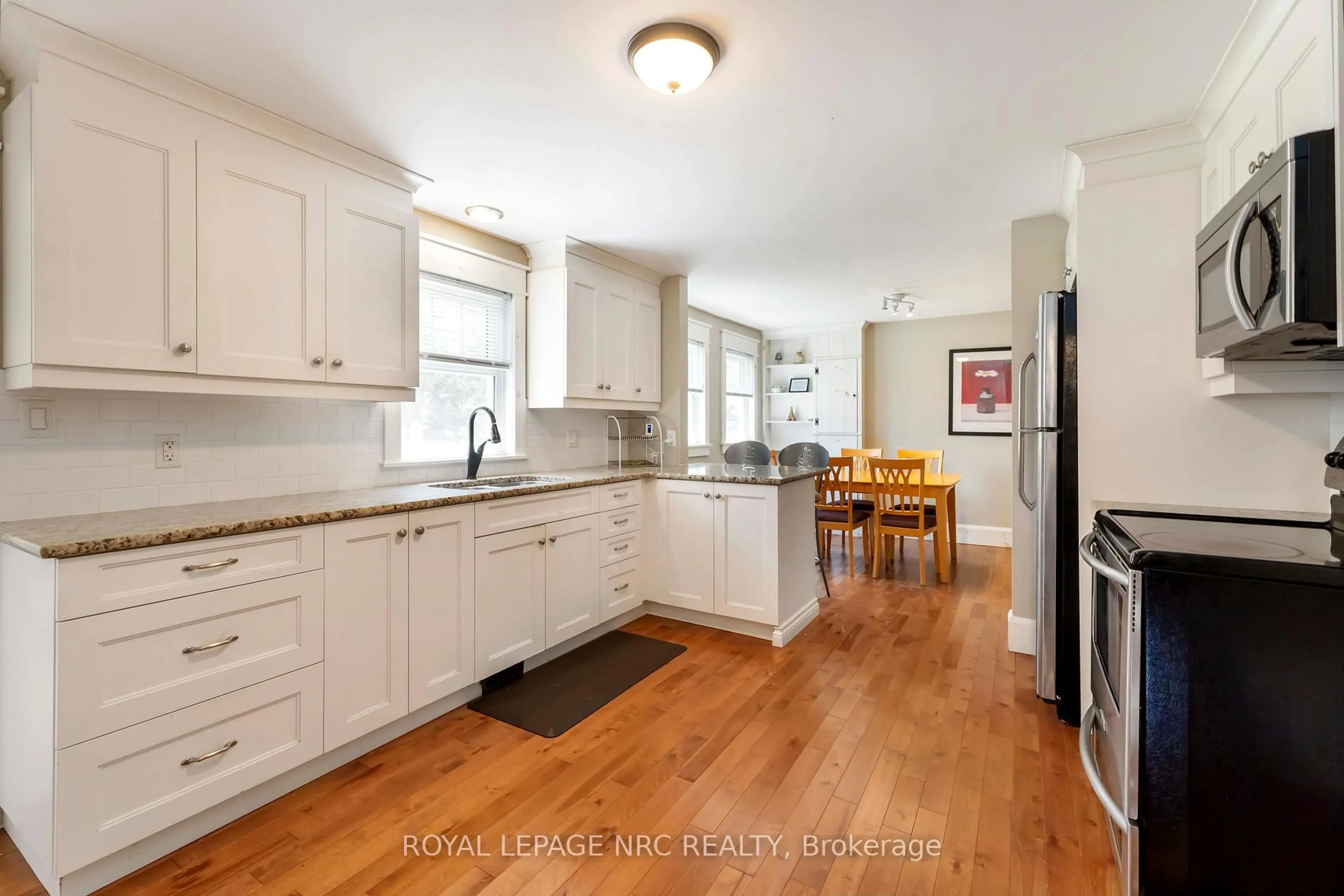 Open concept kitchen, unknown for 3242 Riselay Ave, Fort Erie Ontario L0S 1N0