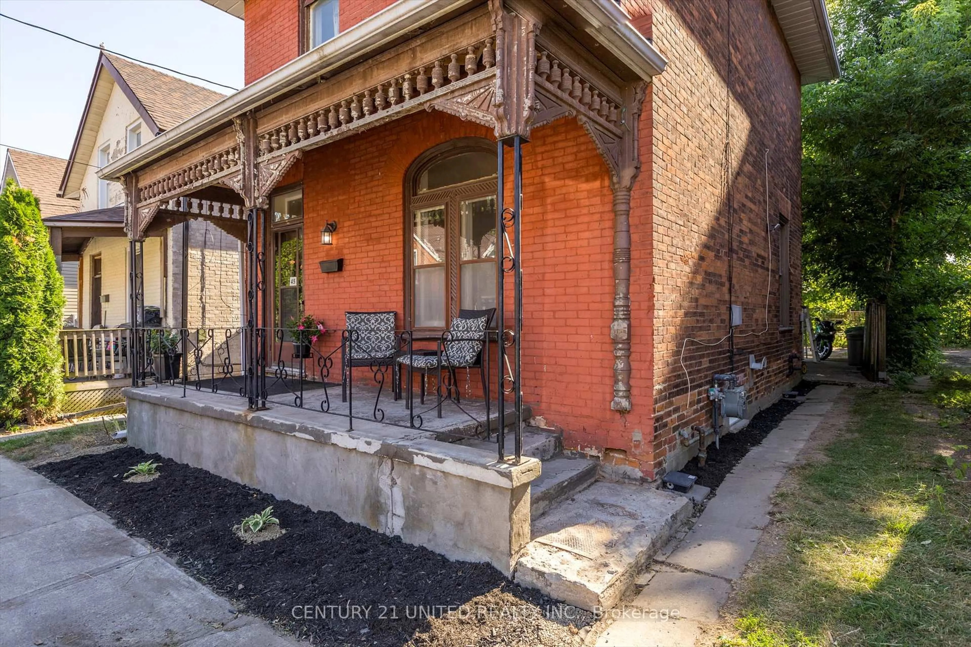 Patio, street for 45 Lafayette Ave, Peterborough Central Ontario K9J 5C1