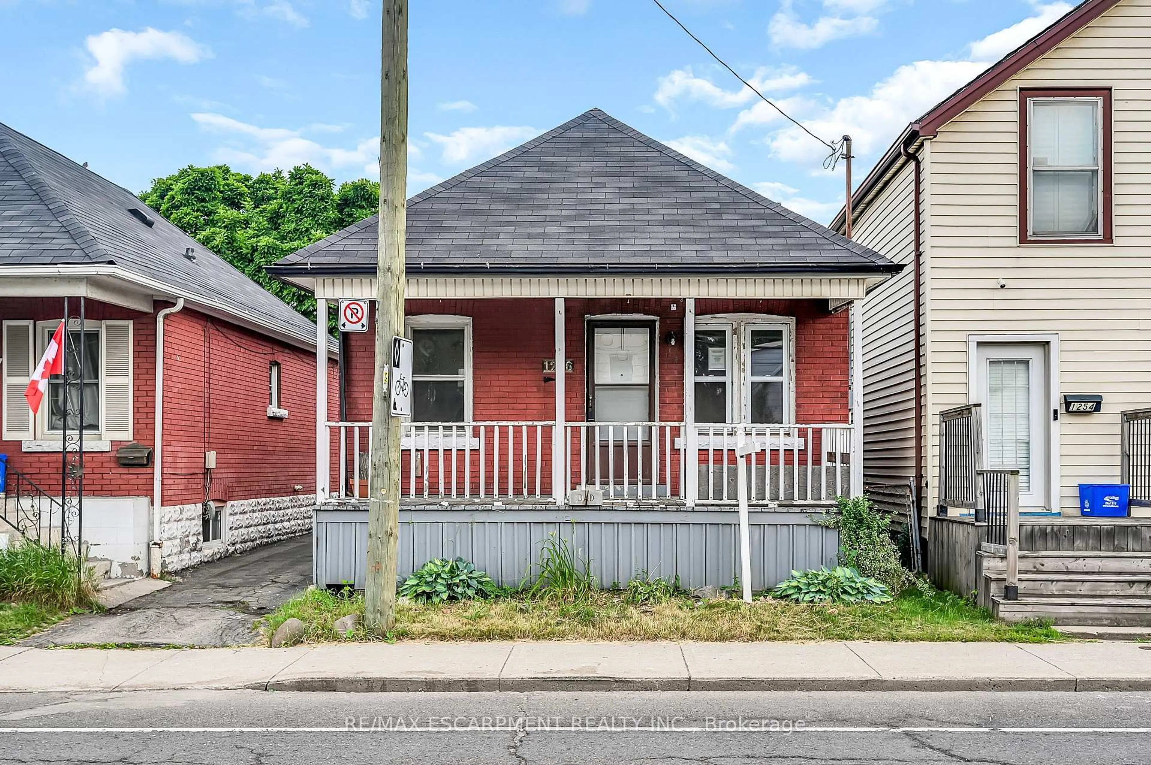 Home with brick exterior material, street for 1256 Cannon St, Hamilton Ontario L8H 1V3