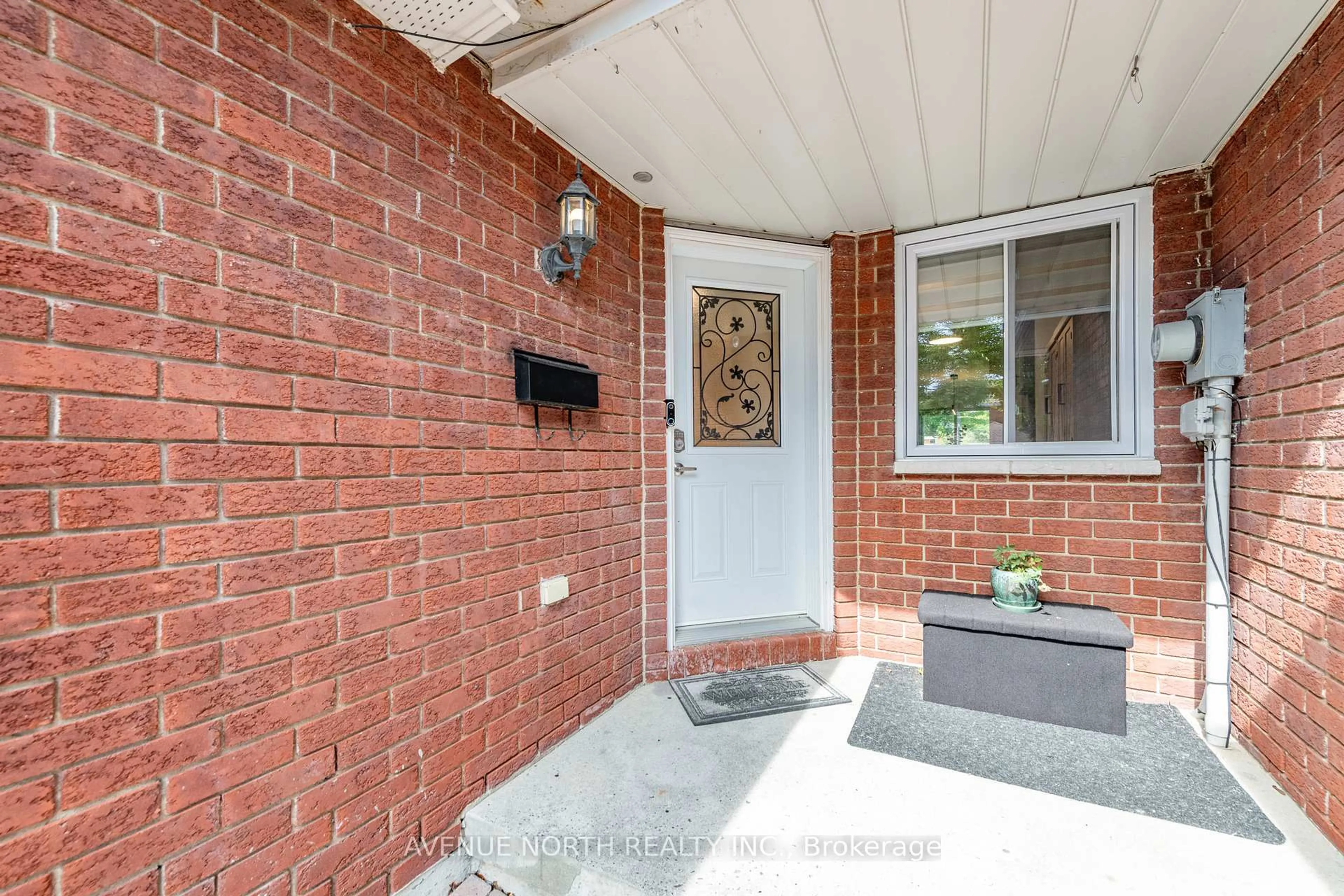 Unknown for 122 Woodbury Cres, Ottawa Ontario K2J 3M2