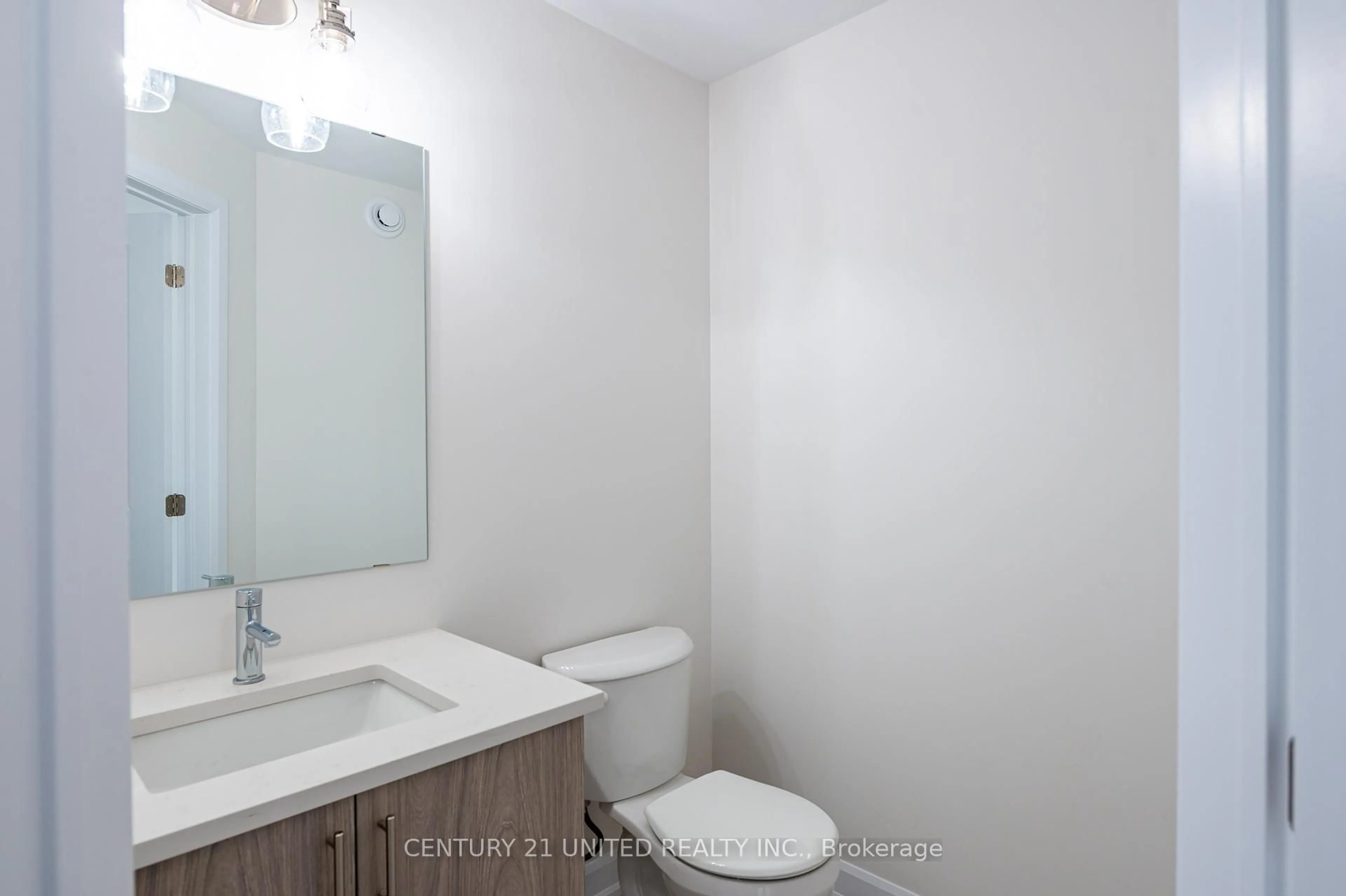 Standard bathroom, unknown for 319 Mullighan Gdns, Peterborough North Ontario K9K 0H2