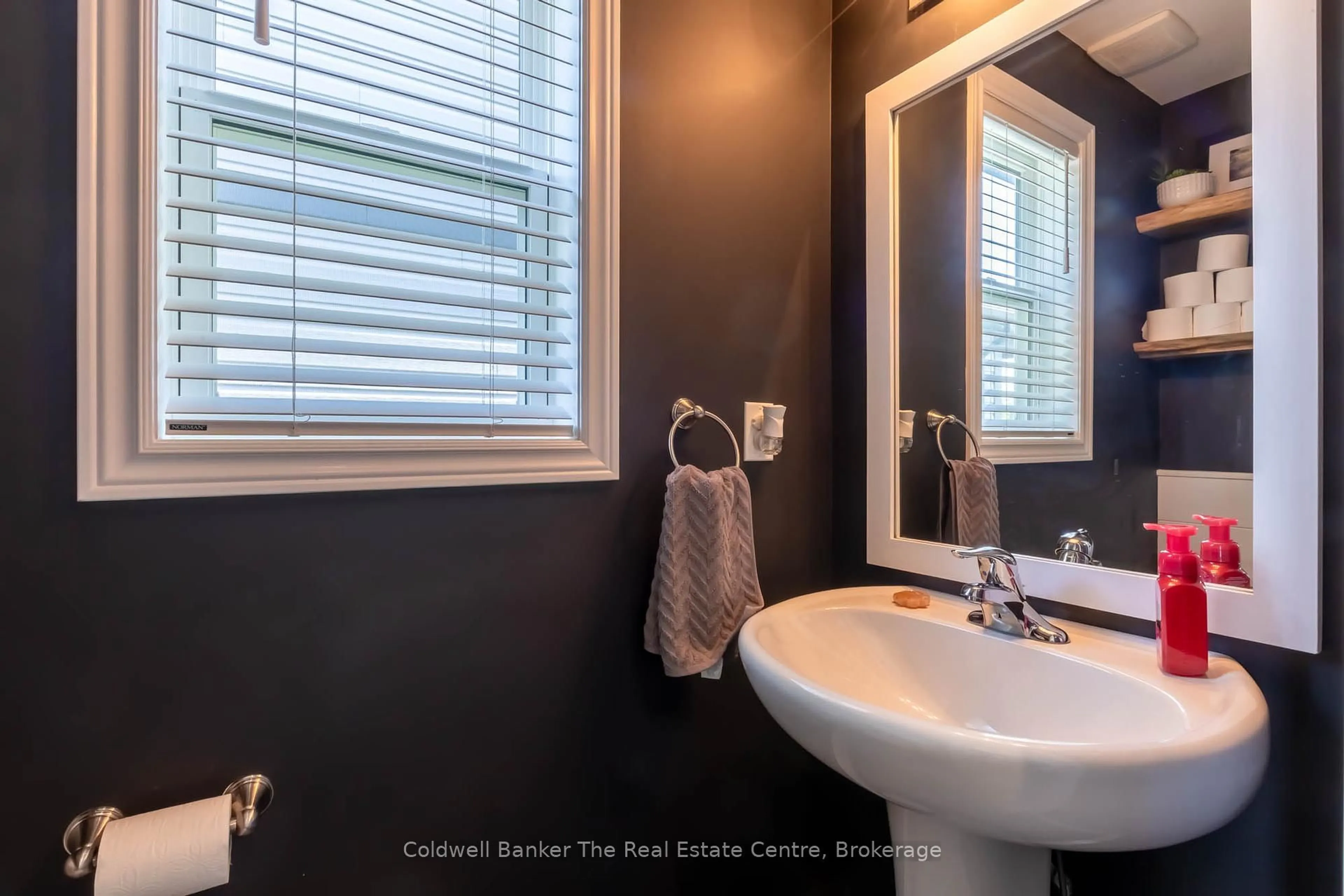 Contemporary bathroom, ceramic/tile floor for 360 Wild Rose Dr, Gravenhurst Ontario P1P 1A1
