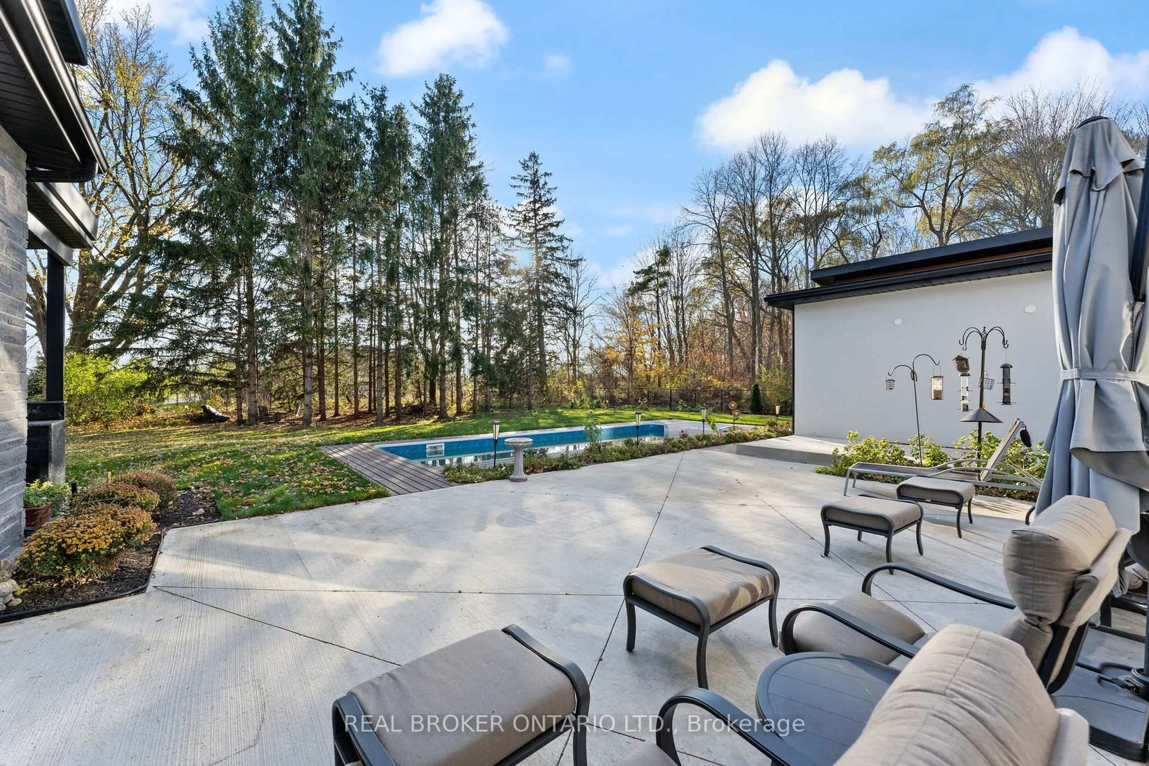 Patio, forest/trees view for 6 Campbell Farm Rd, Brant Ontario N3T 5L6