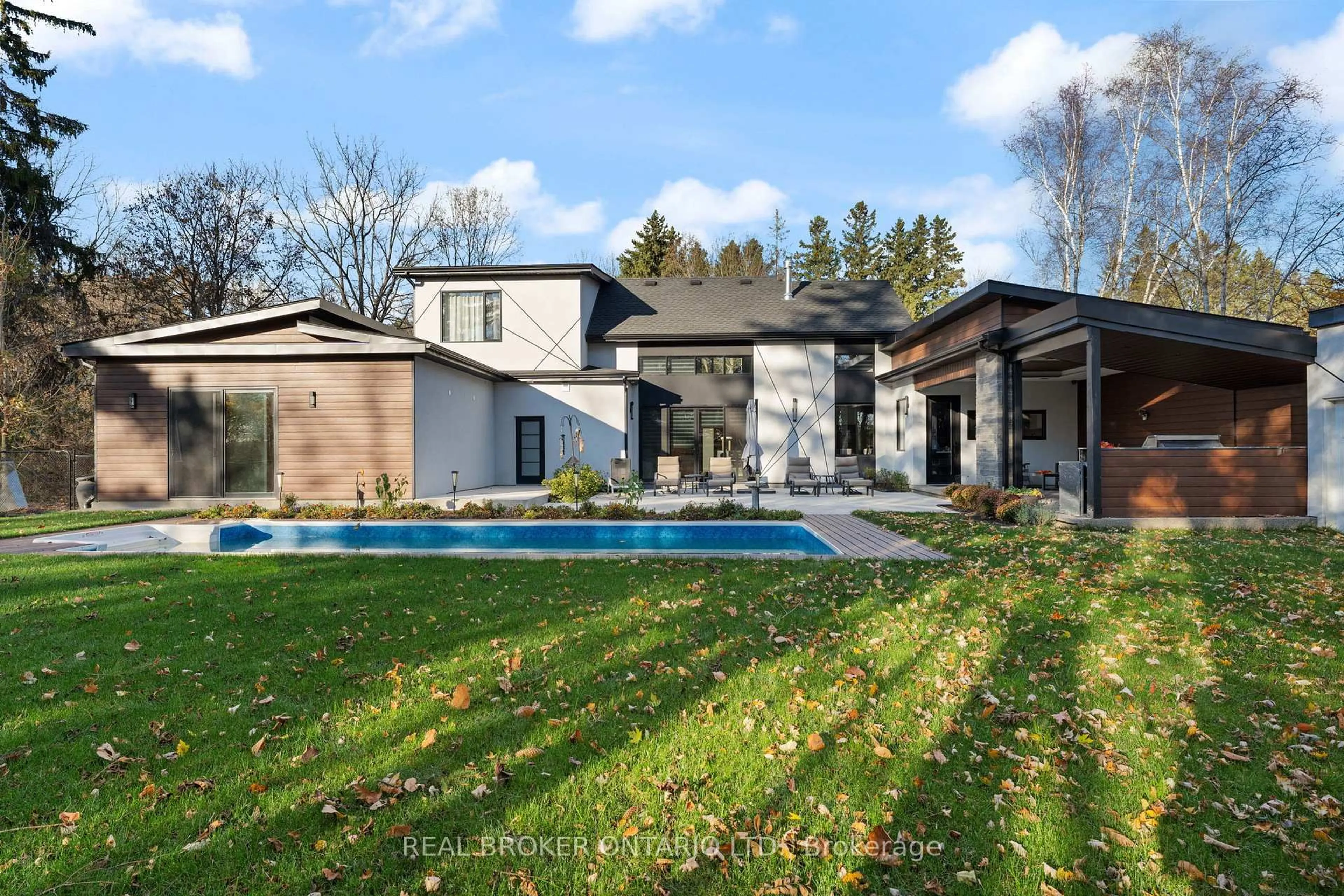 Home with brick exterior material, unknown for 6 Campbell Farm Rd, Brant Ontario N3T 5L6