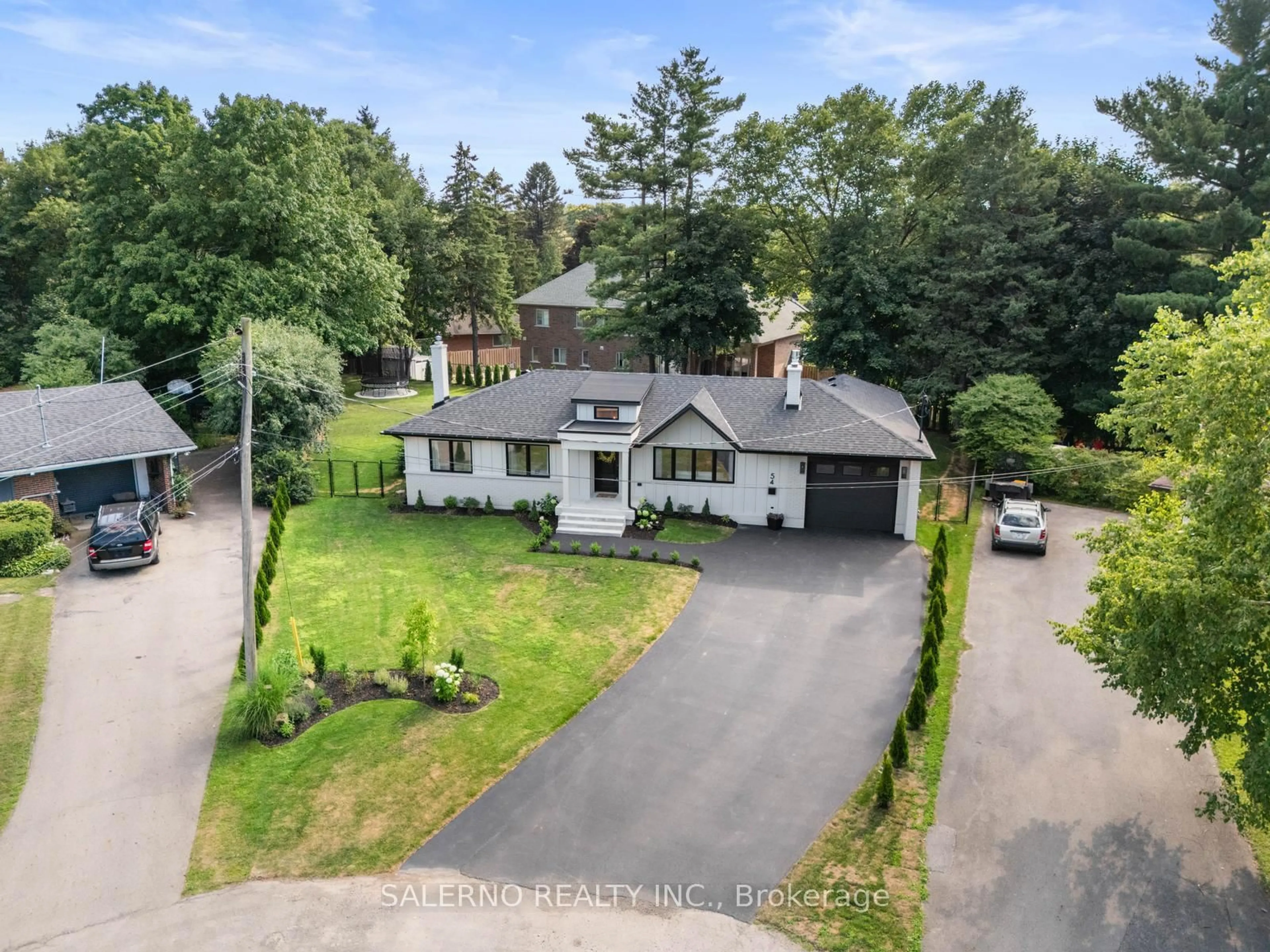 A pic from outside/outdoor area/front of a property/back of a property/a pic from drone, street for 54 East Crest, Hamilton Ontario L9G 2P2