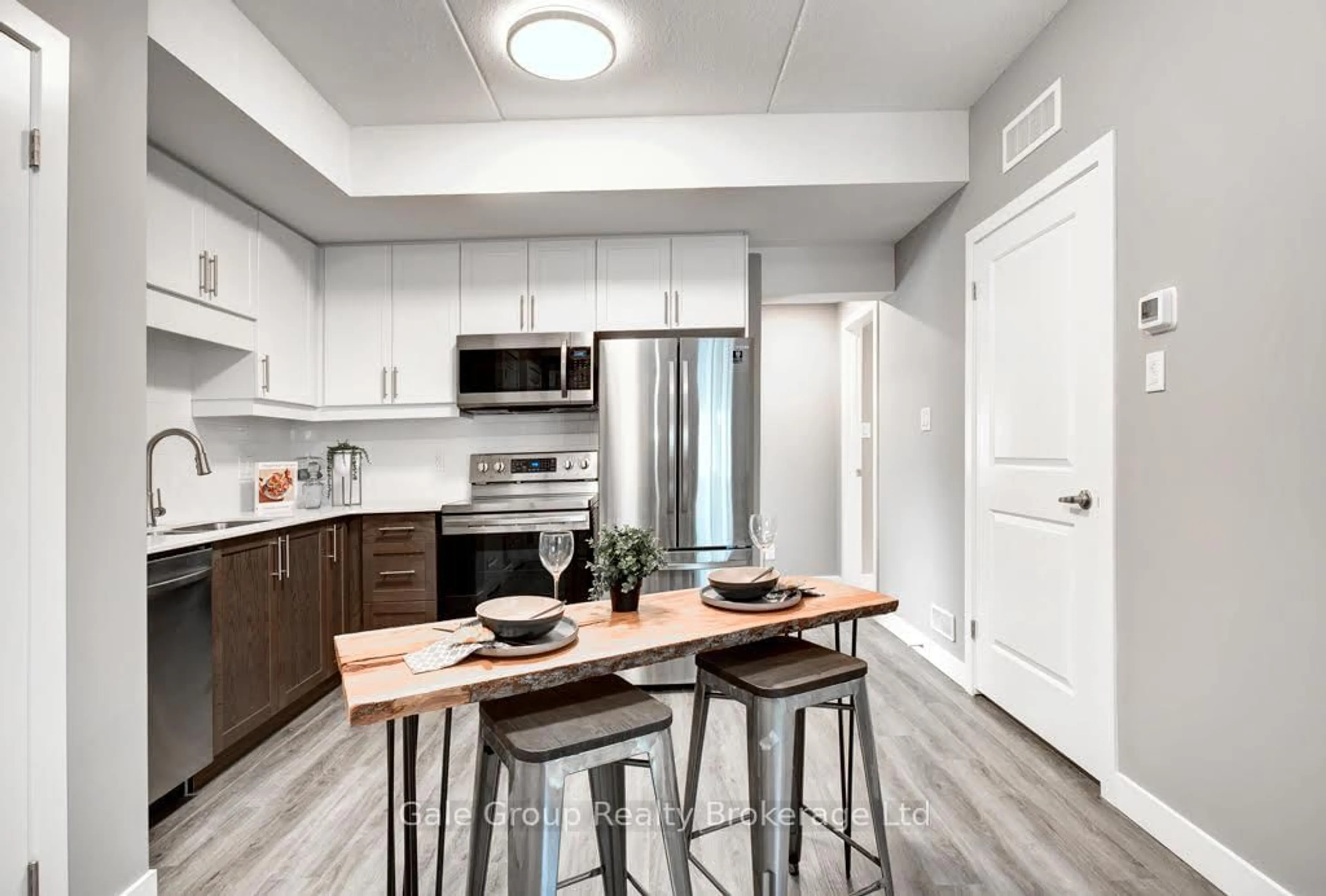Open concept kitchen, unknown for 439 Athlone Ave, Woodstock Ontario N4V 0C8