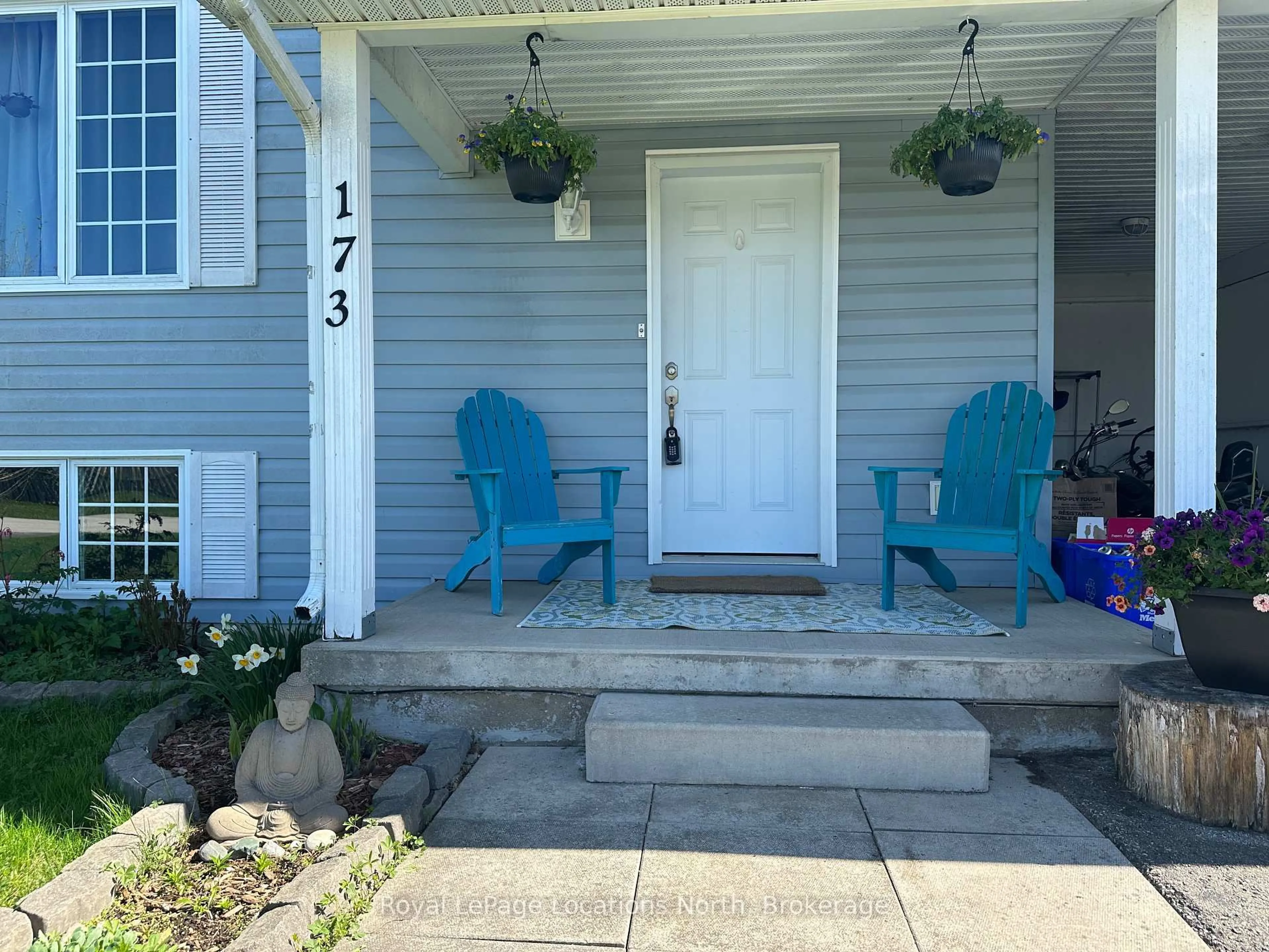 Indoor entryway for 173 Albert St #3, Meaford Ontario N4L 1T8