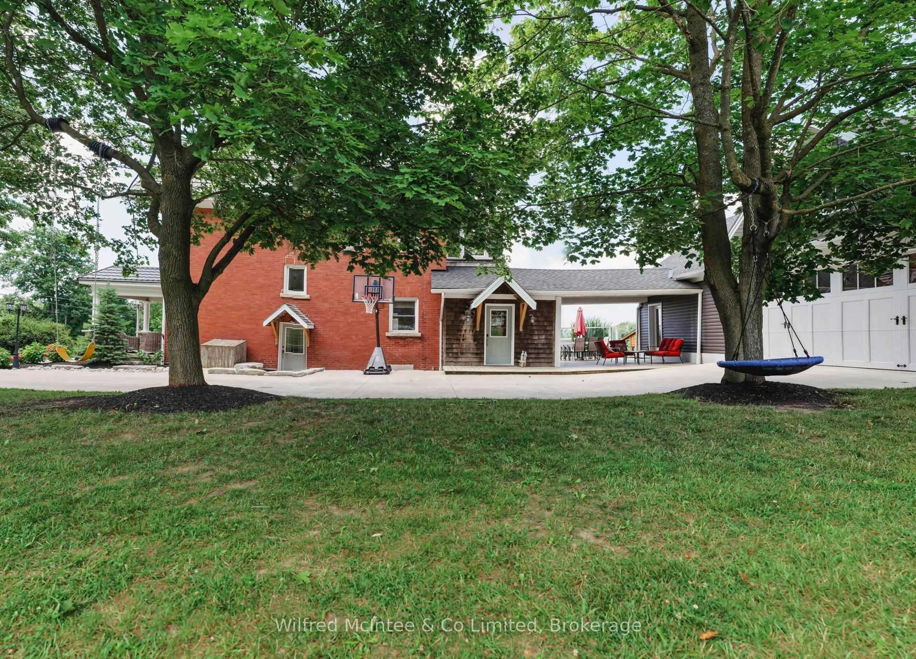 A pic from outside/outdoor area/front of a property/back of a property/a pic from drone, unknown for 938 Old Durham Rd, Brockton Ontario N0G 2V0