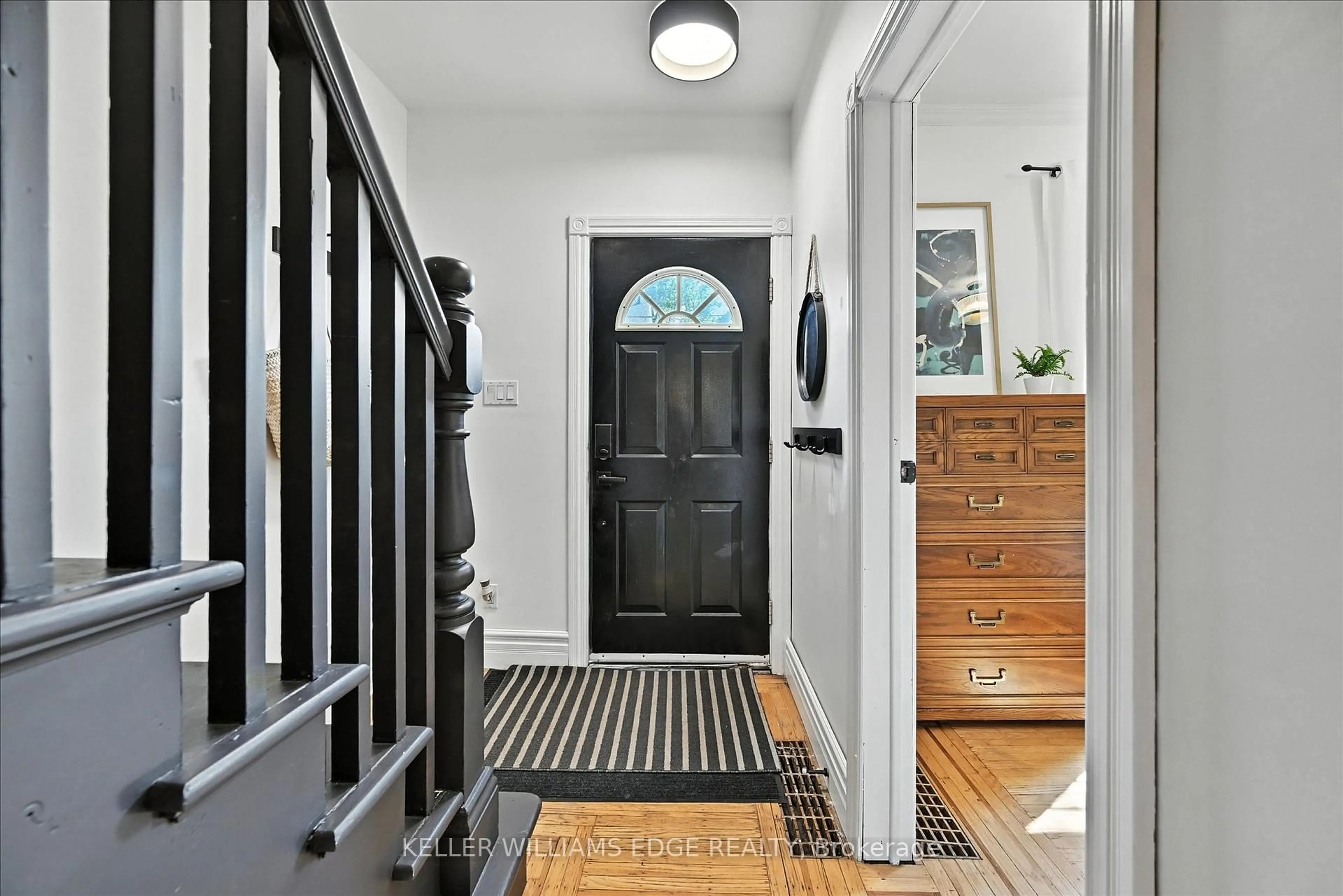 Indoor entryway for 94 Royal Ave, Hamilton Ontario L8S 2C5