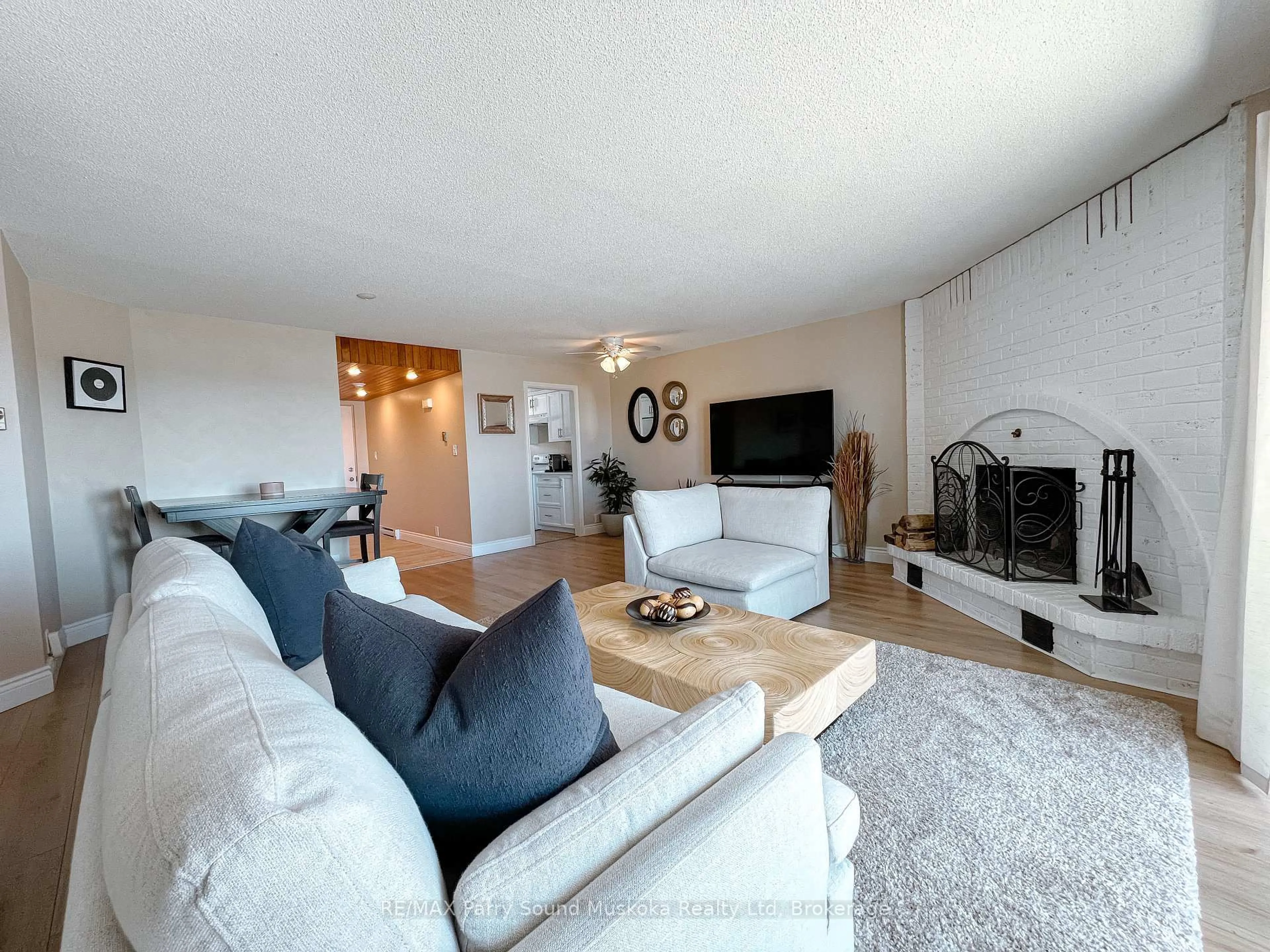 Living room with furniture, unknown for 20 RYDER Dr #2C, McDougall Ontario P2A 2W9