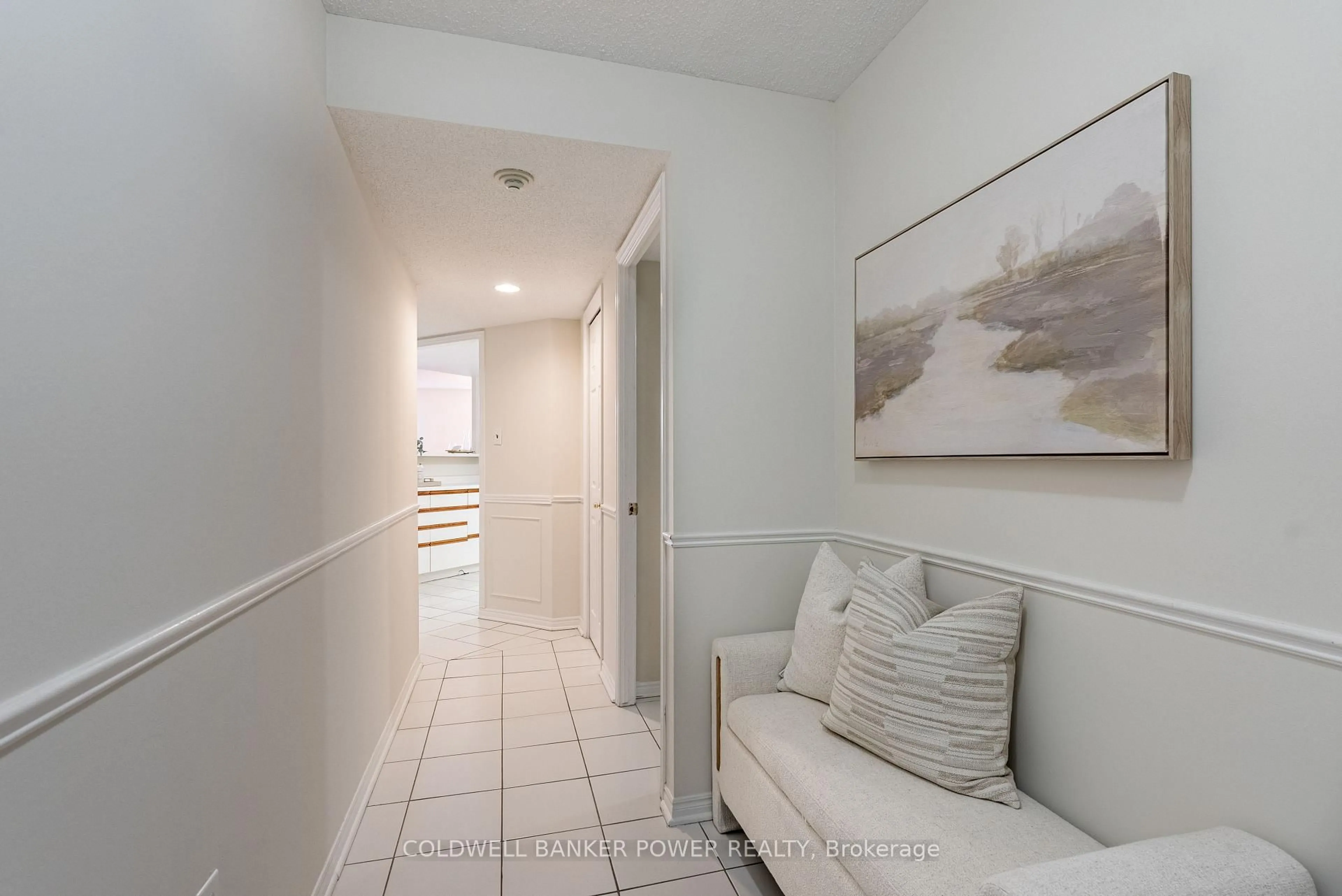 Indoor entryway for 600 Talbot St #607, London East Ontario N6A 5L9