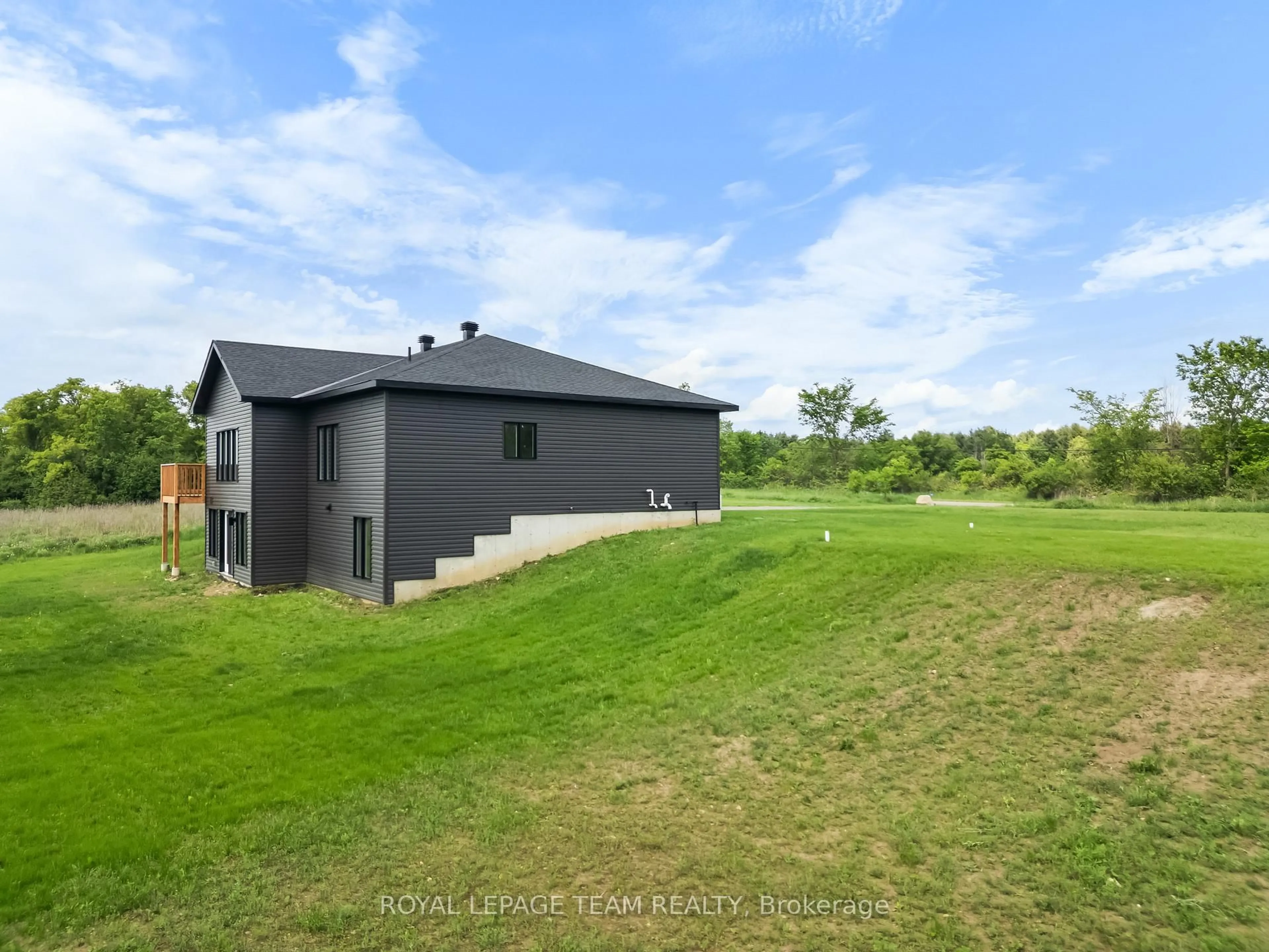 A pic from outside/outdoor area/front of a property/back of a property/a pic from drone, unknown for 465 Pioneer Rd, Merrickville-Wolford Ontario K0G 1N0