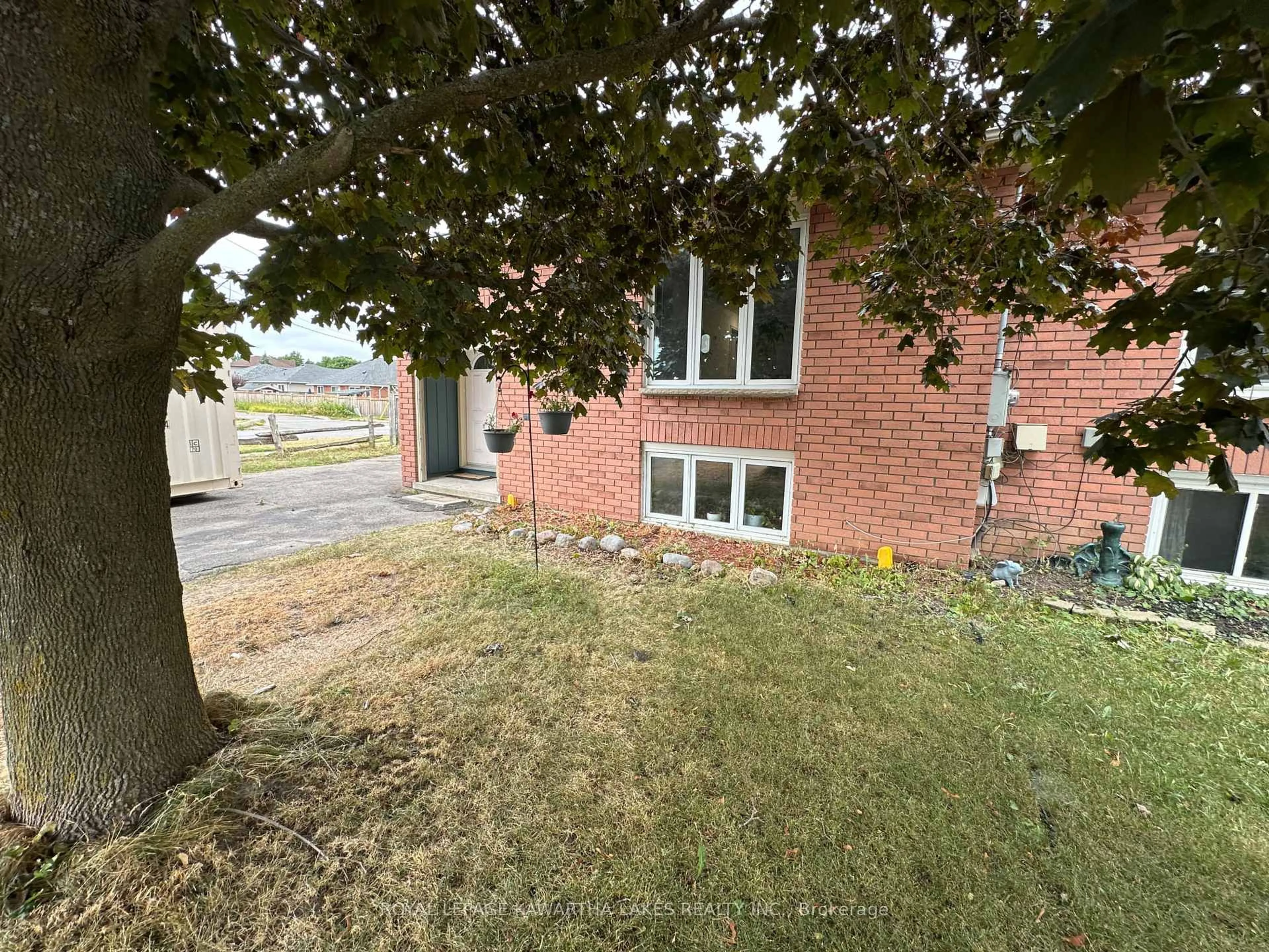 A pic from outside/outdoor area/front of a property/back of a property/a pic from drone, unknown for 317 William St, Kawartha Lakes Ontario K9V 6A6
