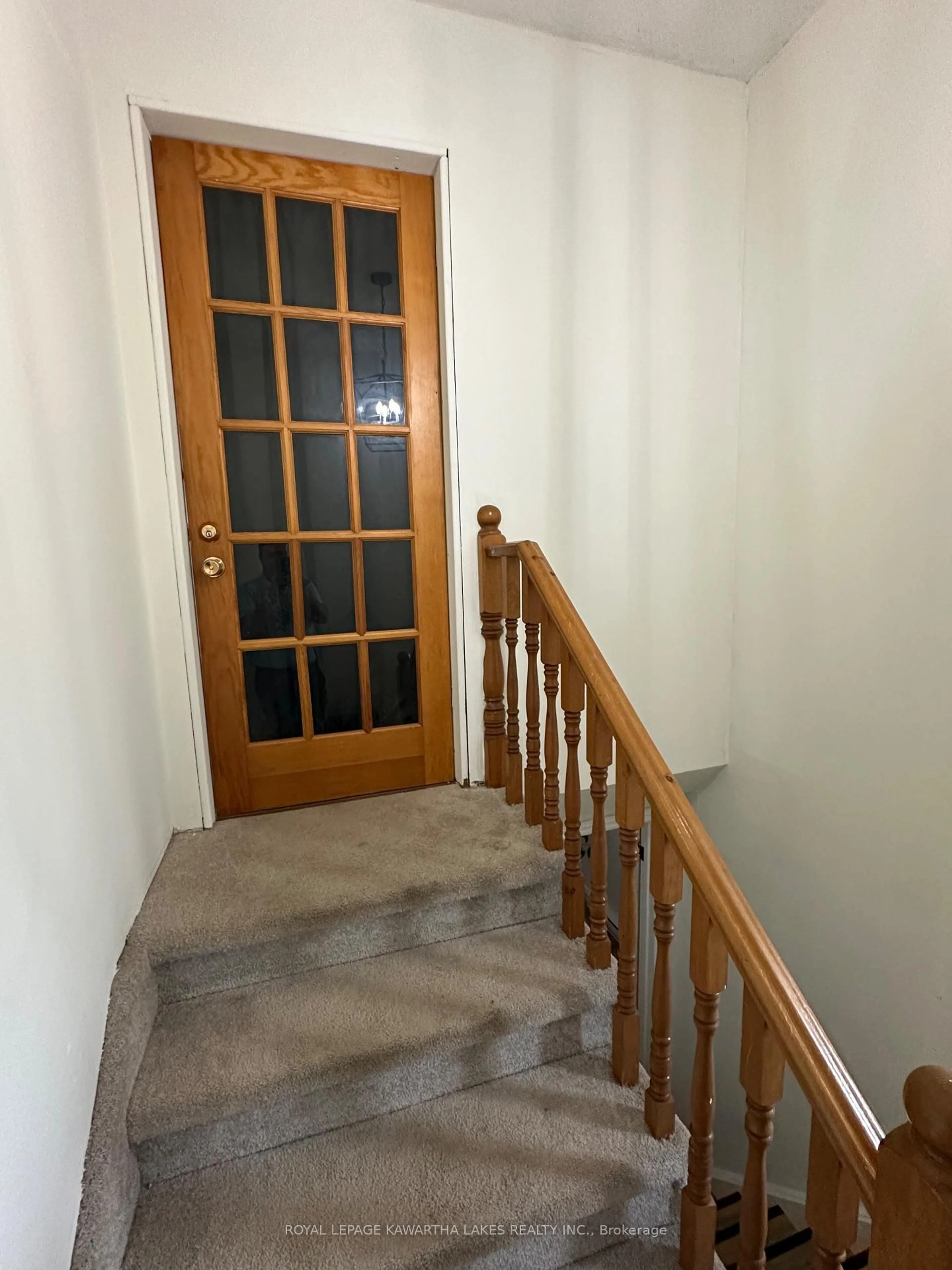 Stairs for 317 William St, Kawartha Lakes Ontario K9V 6A6