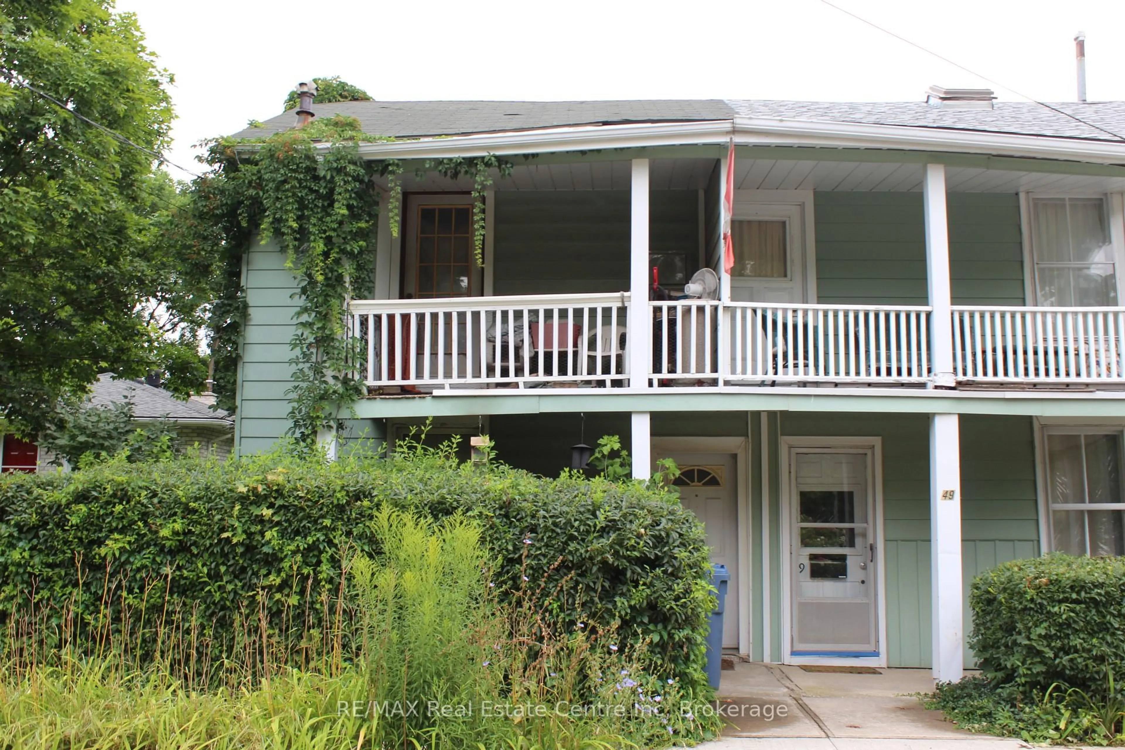 Patio, street for 51 Dufferin St, Guelph Ontario N1H 4A2