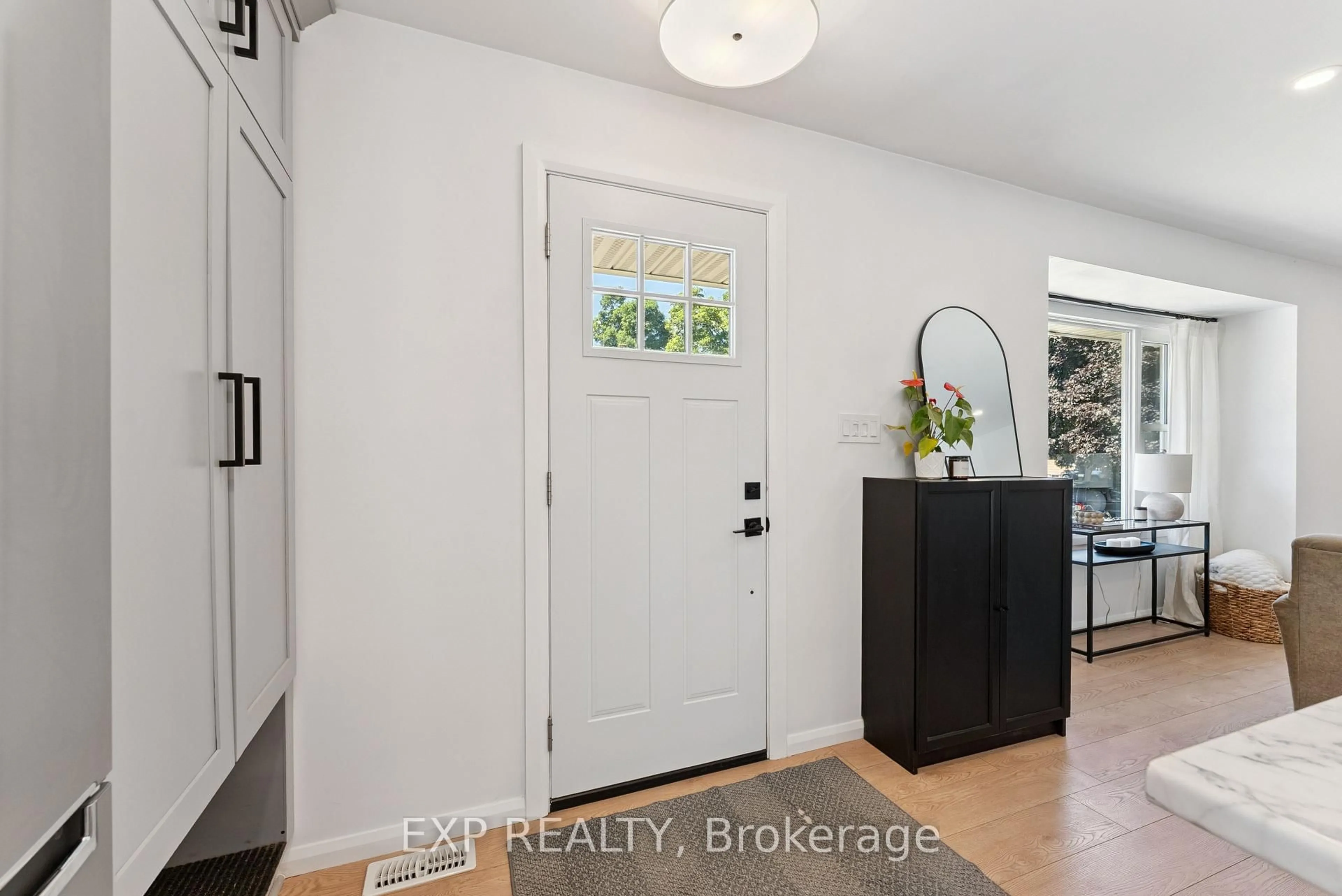 Indoor entryway for 203 Simcoe St, Greater Napanee Ontario K7R 2X9