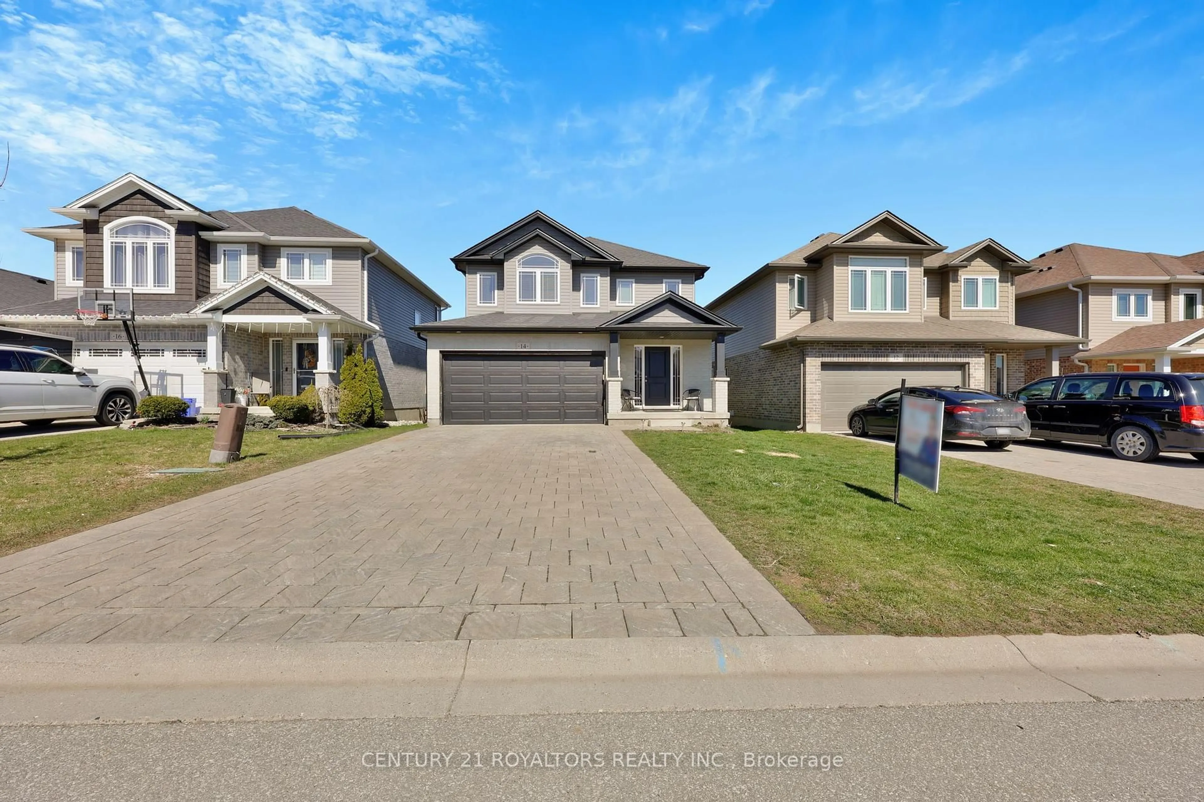 A pic from outside/outdoor area/front of a property/back of a property/a pic from drone, street for 14 Chamberlain Ave, Ingersoll Ontario N5C 0C6